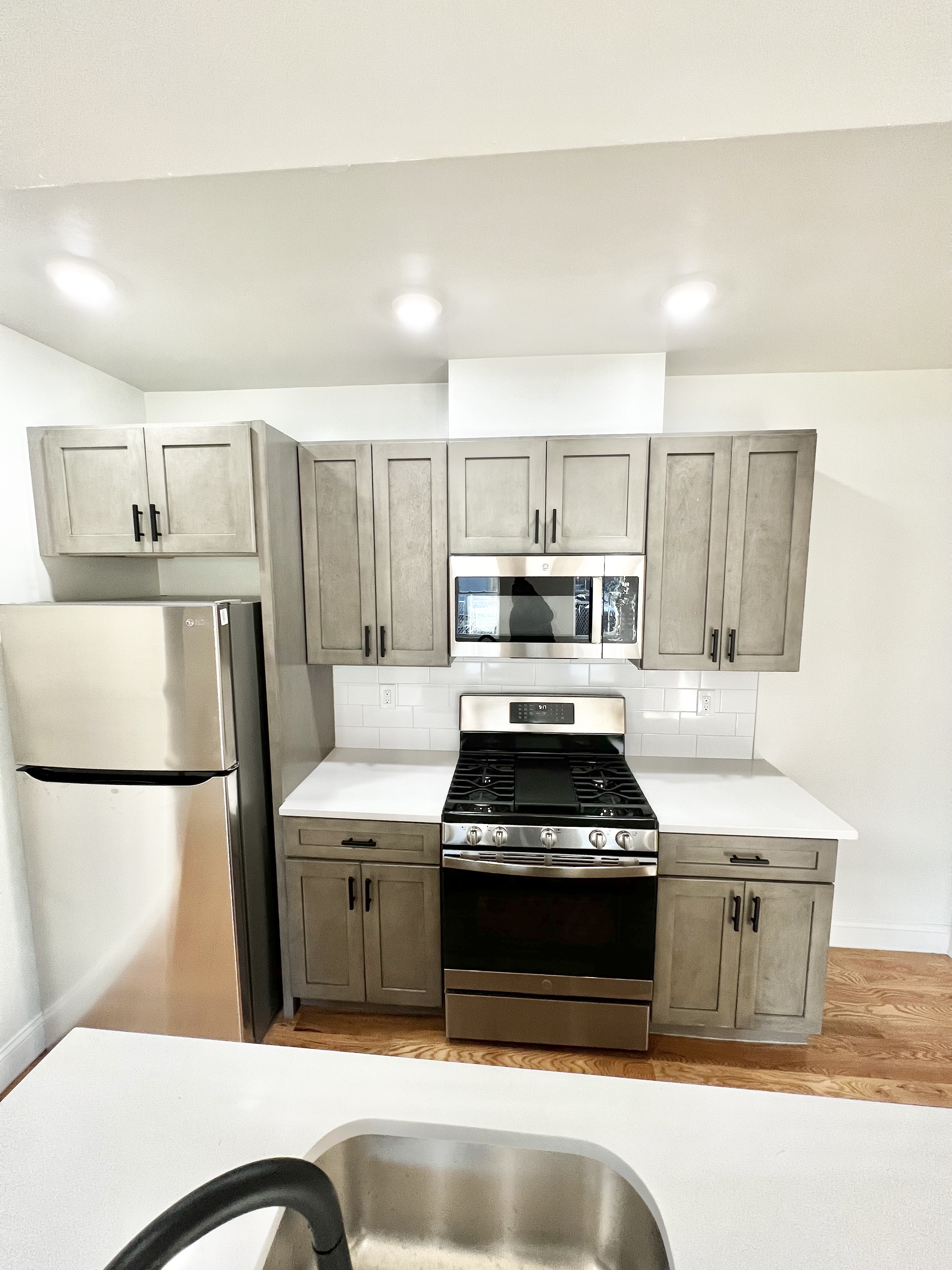 3 bed, 1 bath apartment for rent at 149 Crescent St Unit 3, Waltham — photo 8 of 9