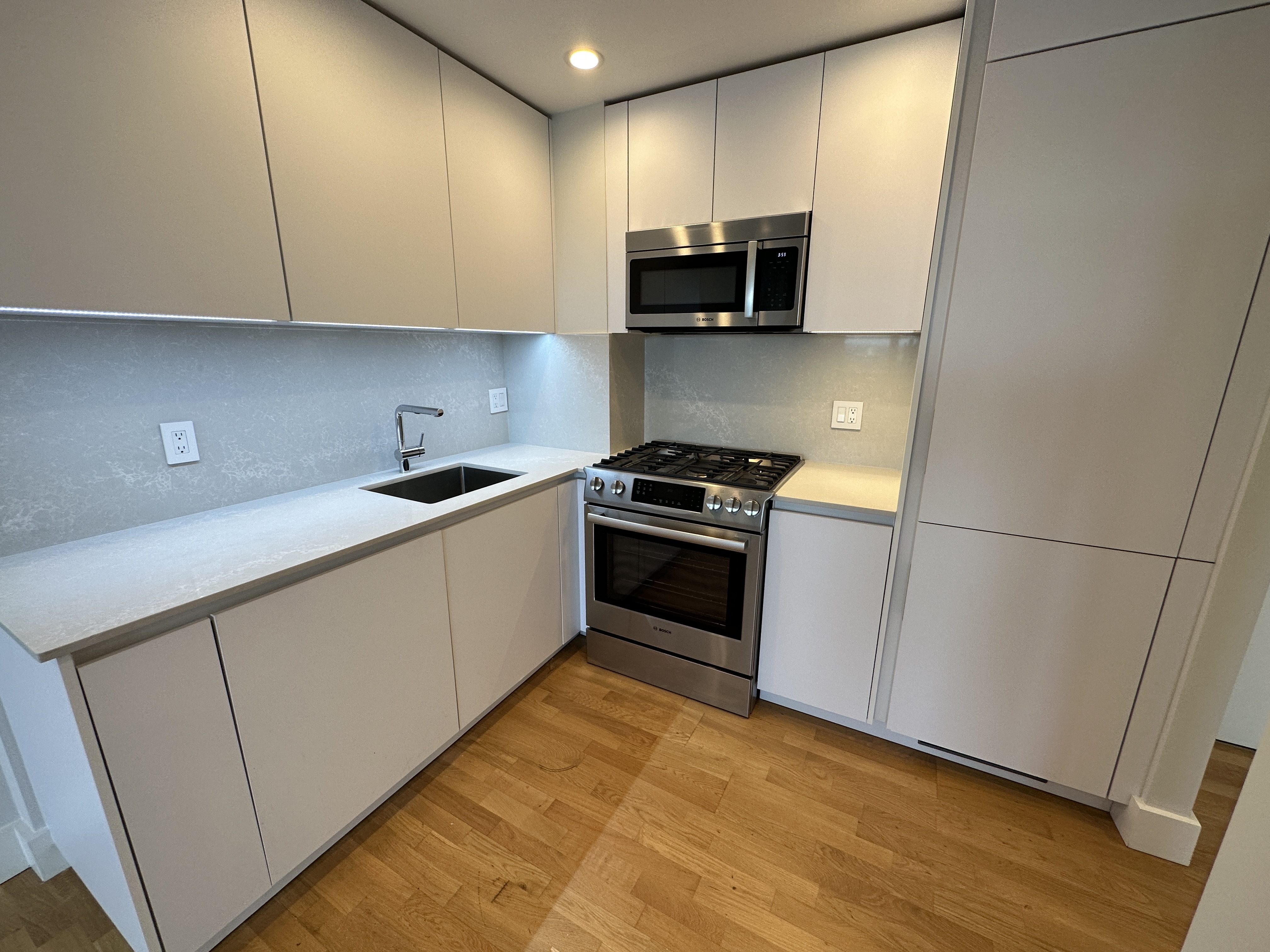 2 bed, 1 bath apartment for rent at 1410 Columbia Rd Unit 04C, South Boston — photo 5 of 39