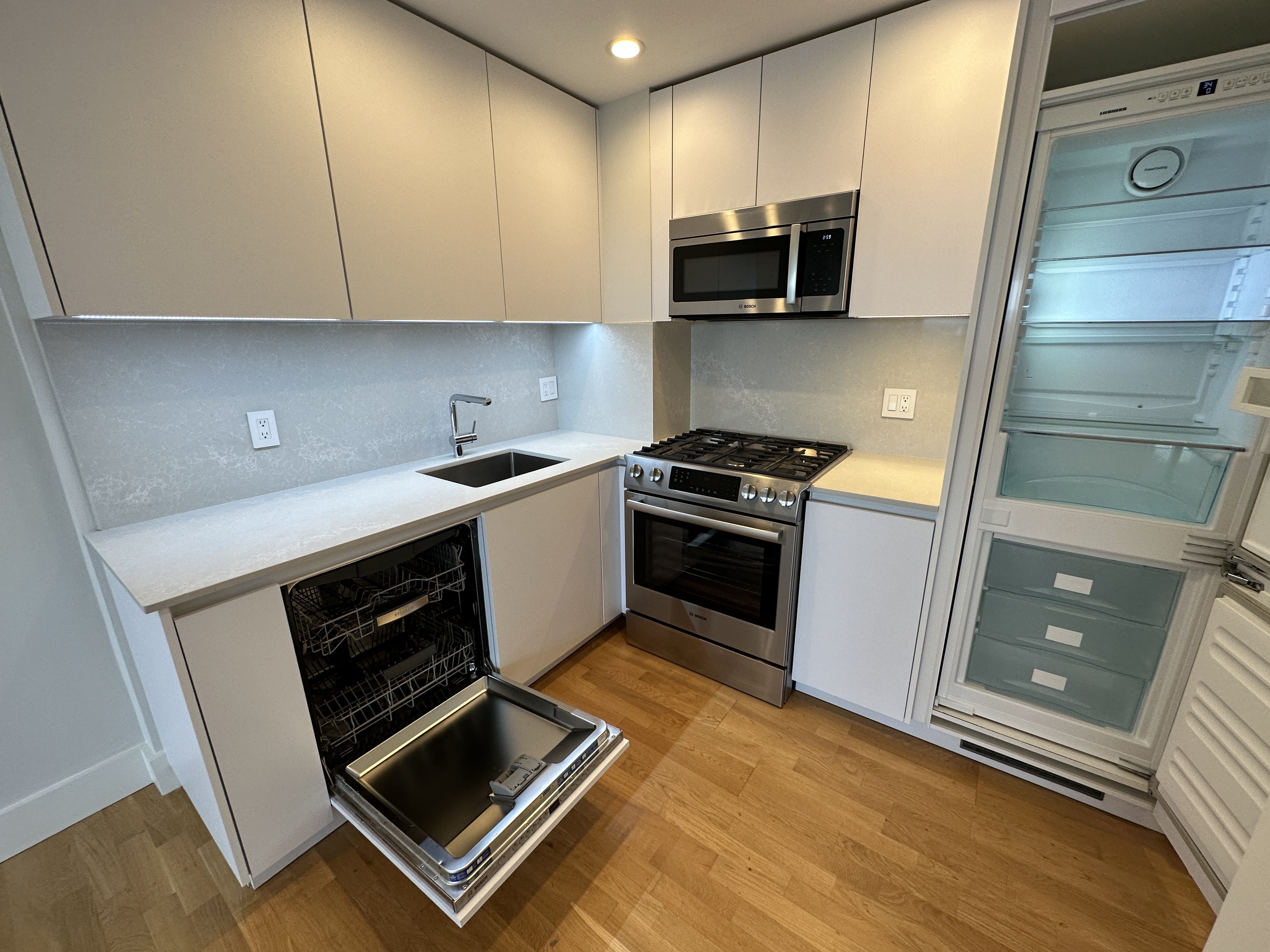 2 bed, 1 bath apartment for rent at 1410 Columbia Rd Unit 04C, South Boston — photo 6 of 39