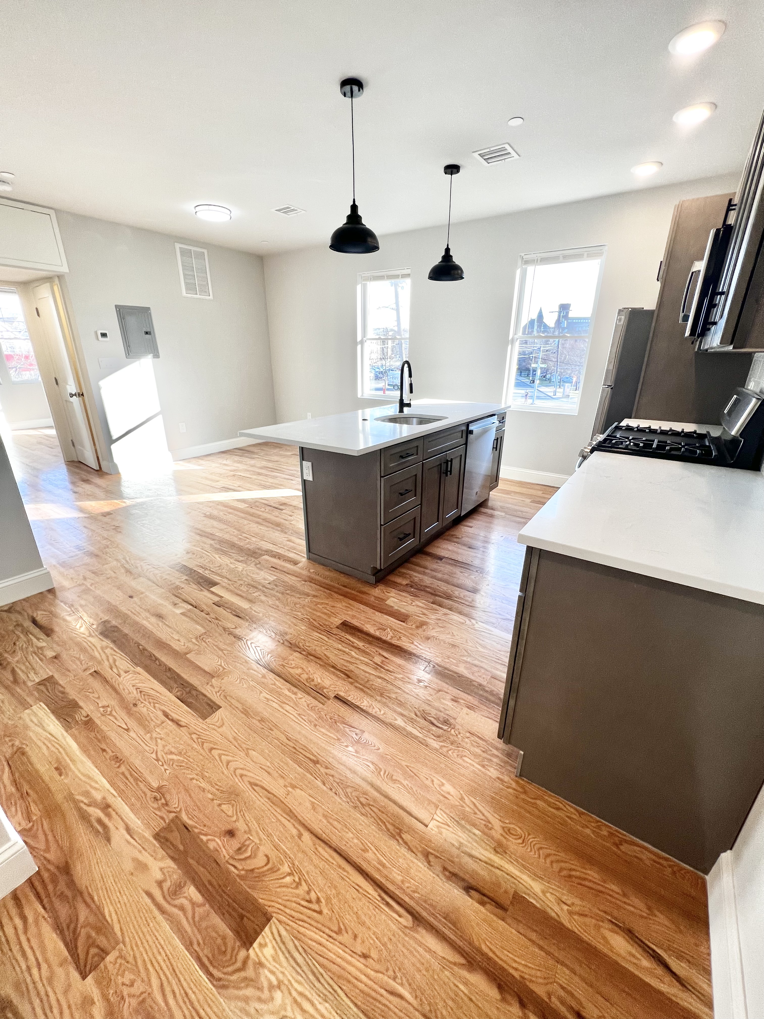 2 bed, 1.5 bath apartment for rent at 149 Crescent St Unit 5, Waltham — photo 1 of 21