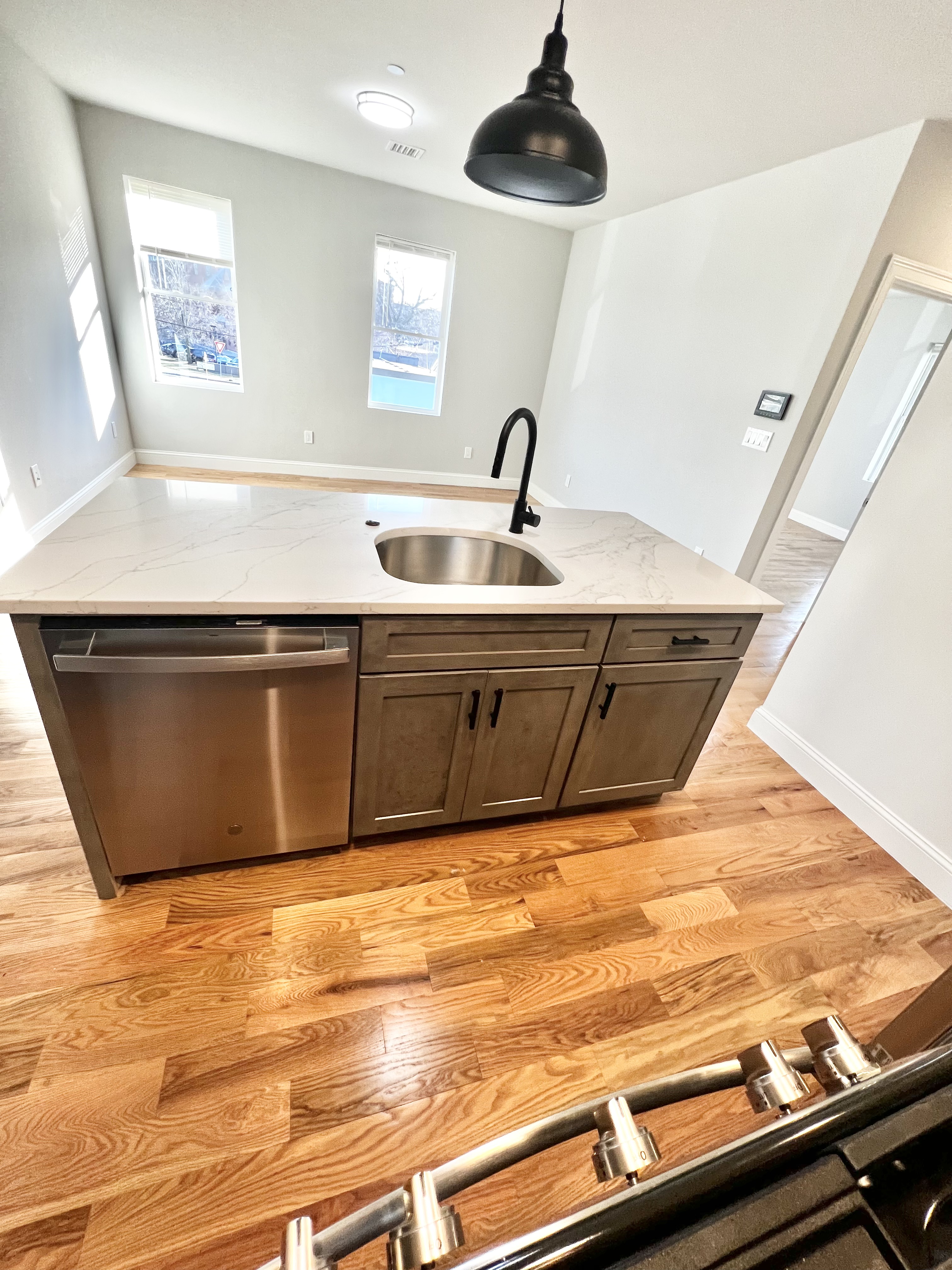 2 bed, 1 bath apartment for rent at 149 Crescent St Unit 6, Waltham — photo 3 of 11