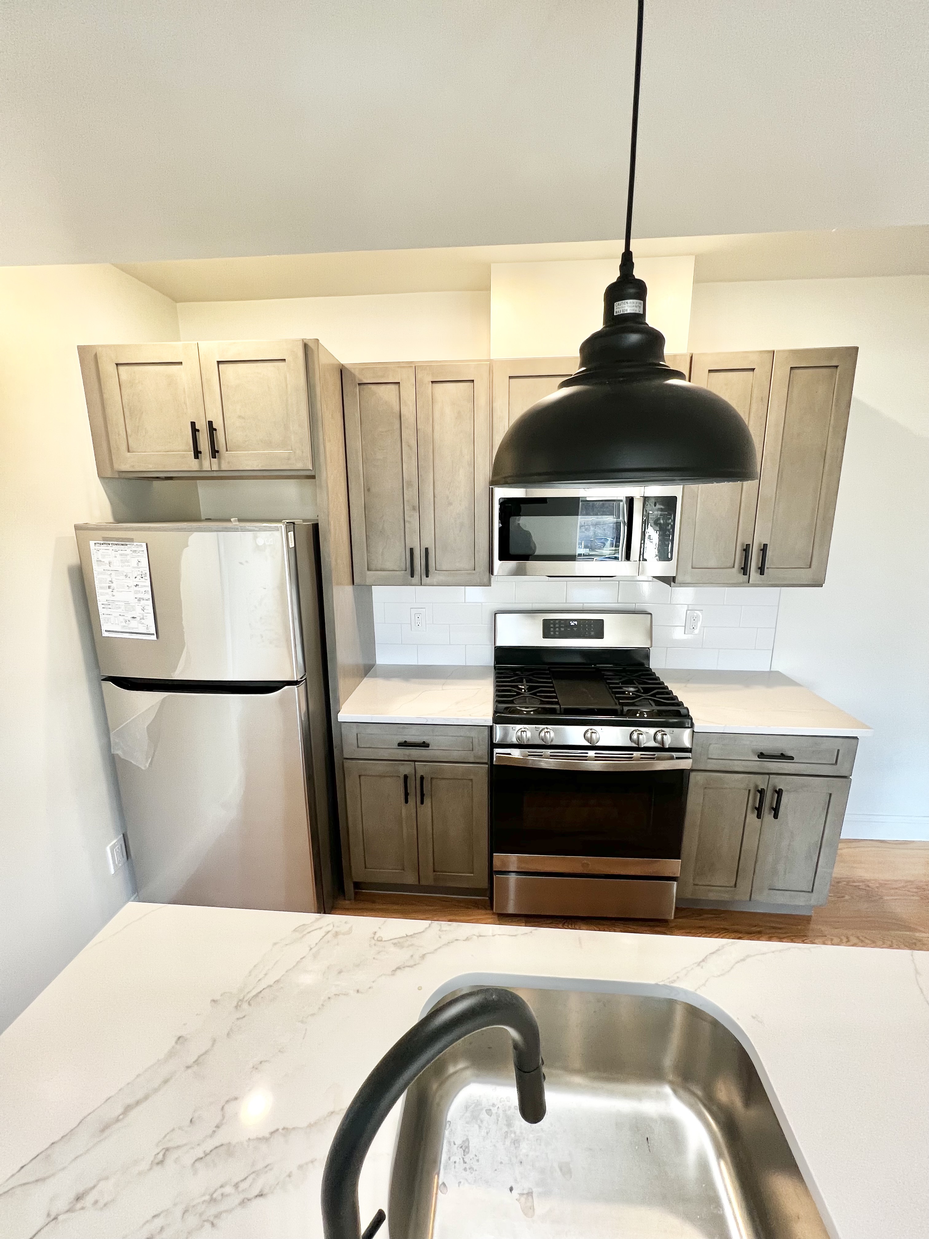 2 bed, 1 bath apartment for rent at 149 Crescent St Unit 6, Waltham — photo 4 of 11