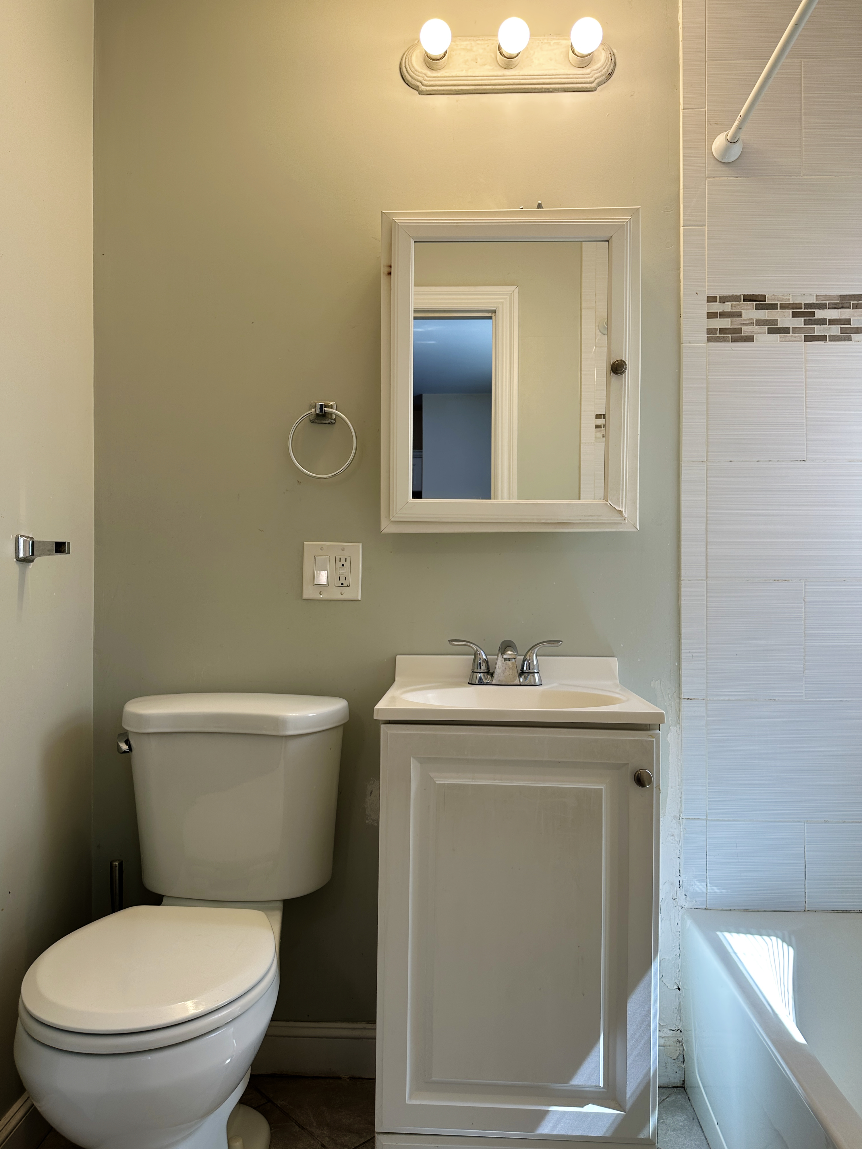 2 bed, 1 bath apartment for rent at 38 Green St Unit 1, Malden — photo 4 of 9