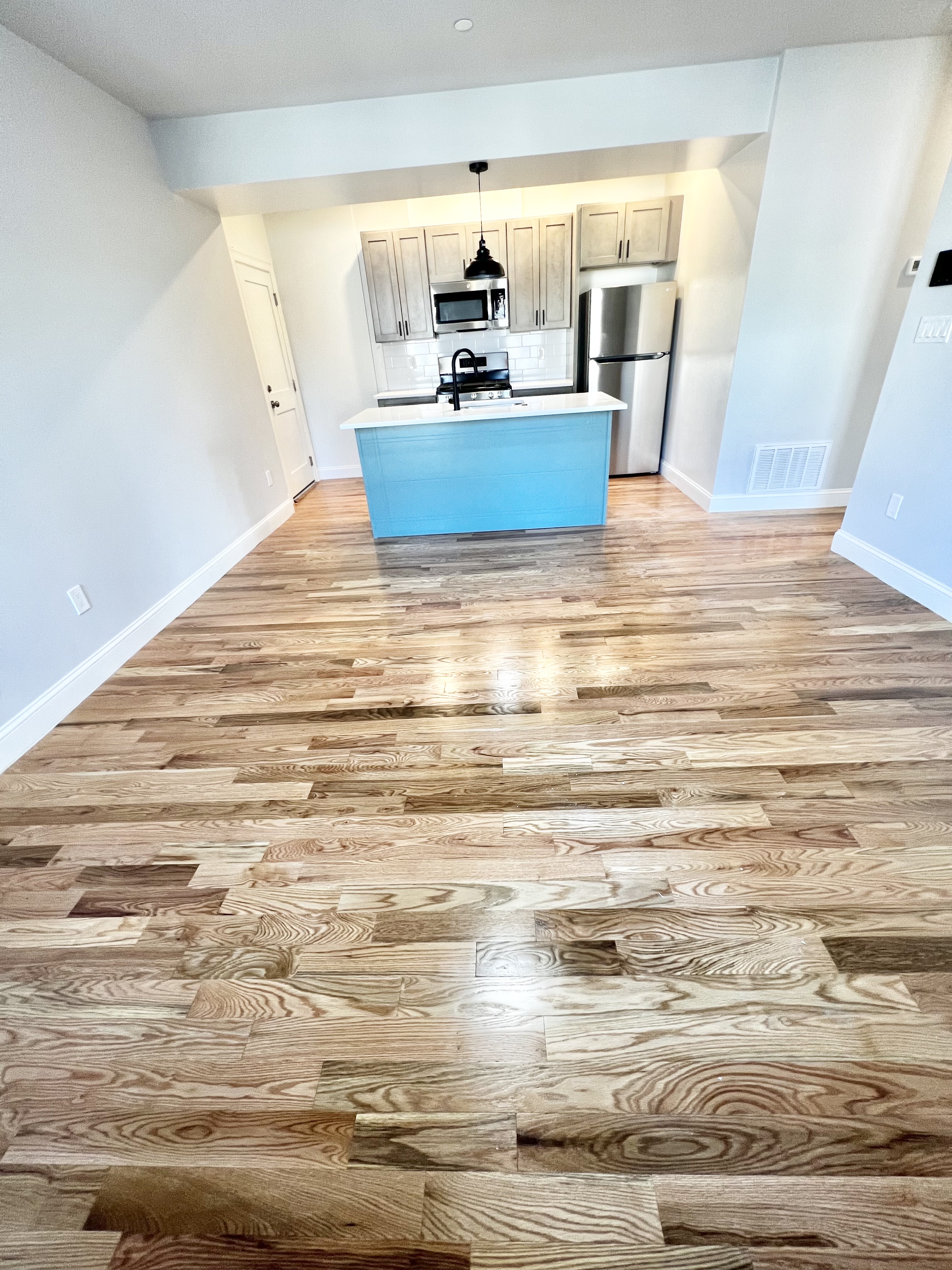 2 bed, 1 bath apartment for rent at 149 Crescent St Unit 7, Lakeview — photo 5 of 10