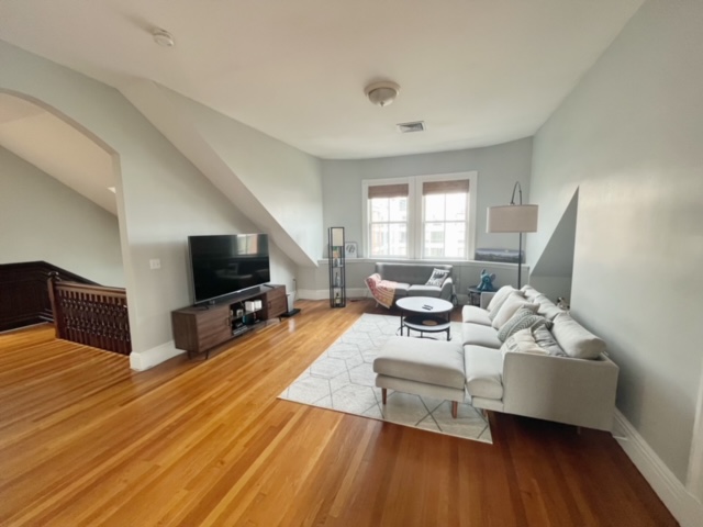 3 bed, 2 bath apartment for rent at 55 W Broadway Unit 8, South Boston — photo 2 of 10
