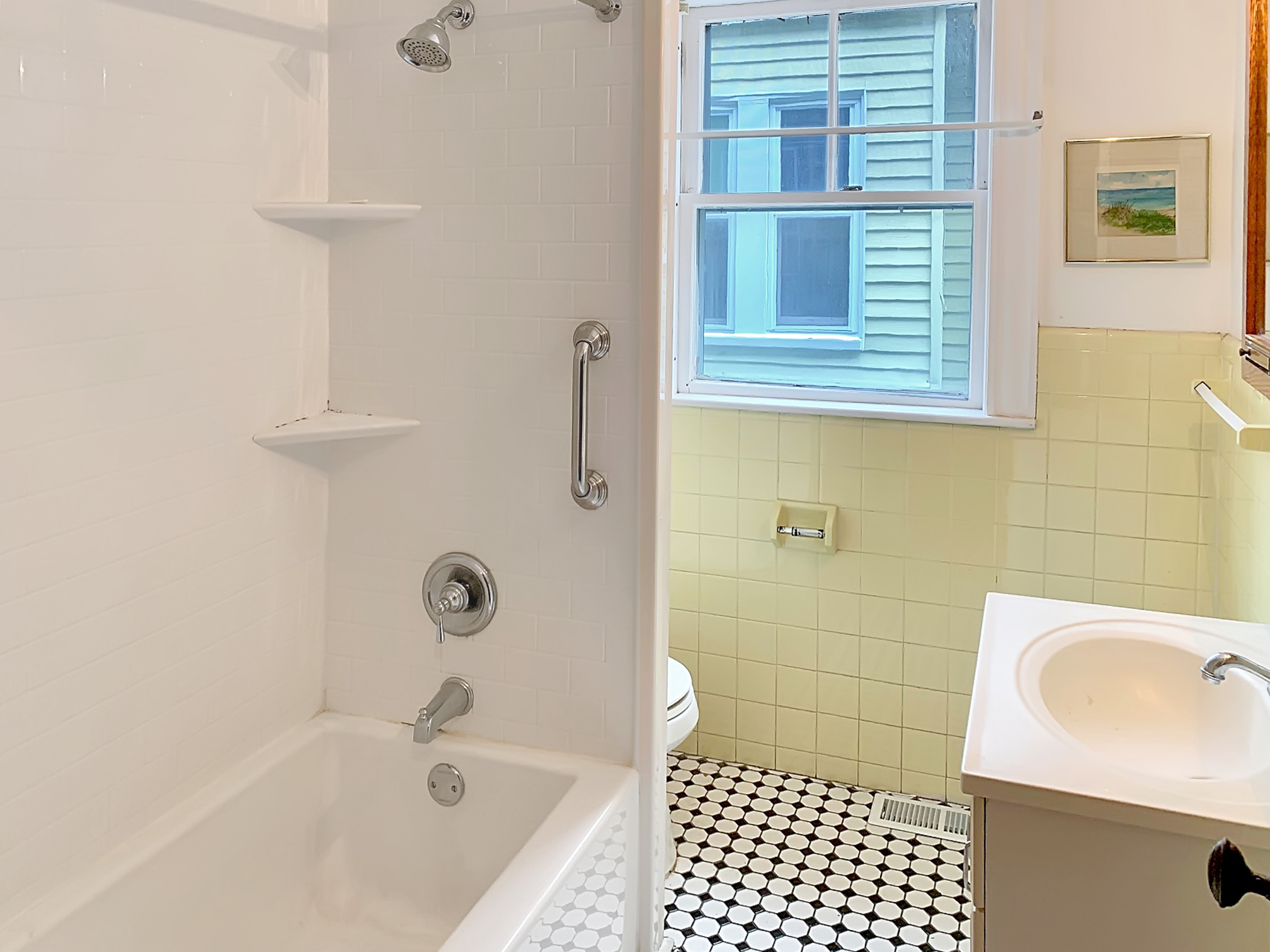 2 bed, 1 bath apartment for rent at 6 Sunmer St Unit 1, Hyde Park — photo 15 of 19