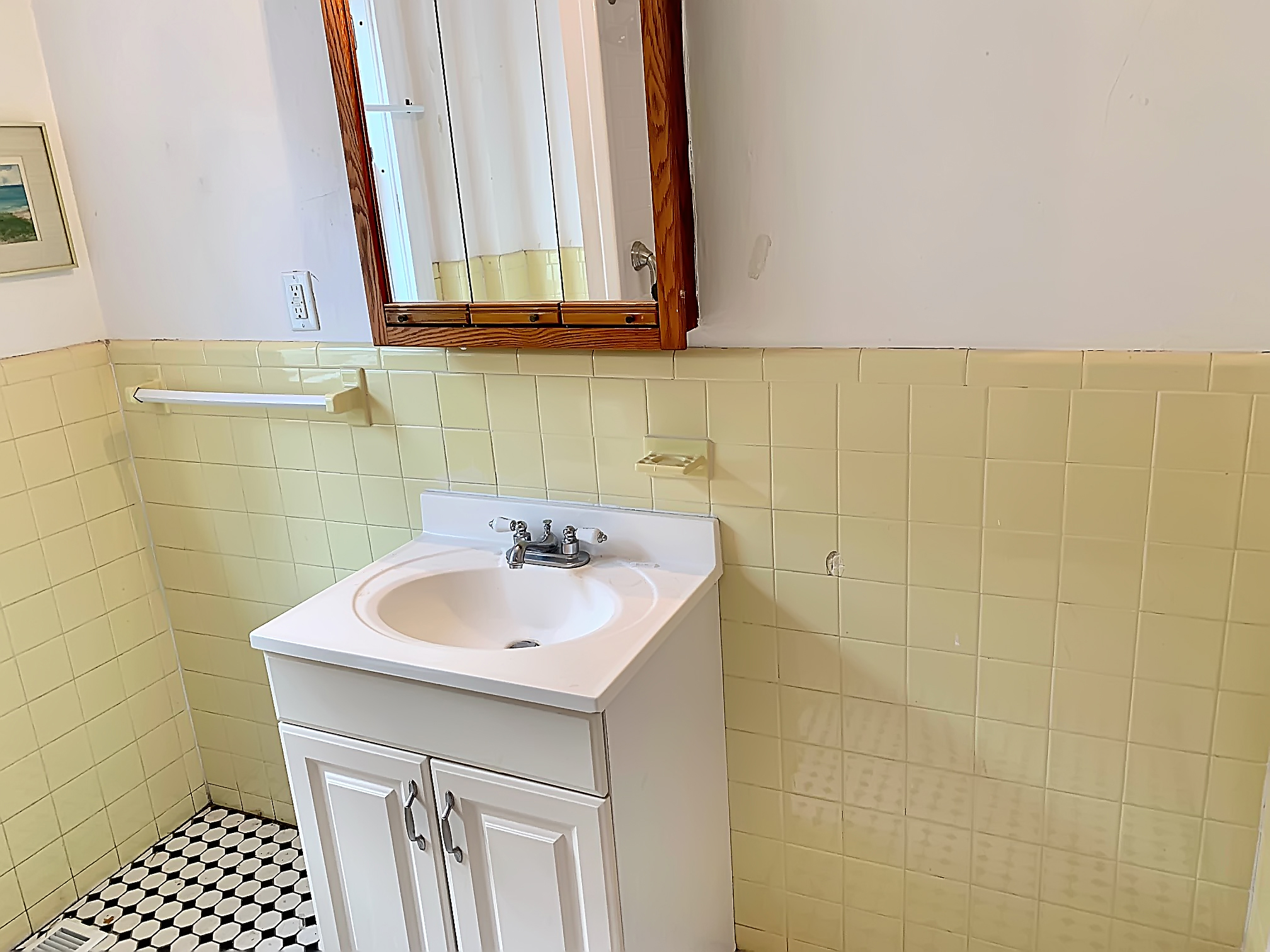 2 bed, 1 bath apartment for rent at 6 Sunmer St Unit 1, Hyde Park — photo 16 of 19