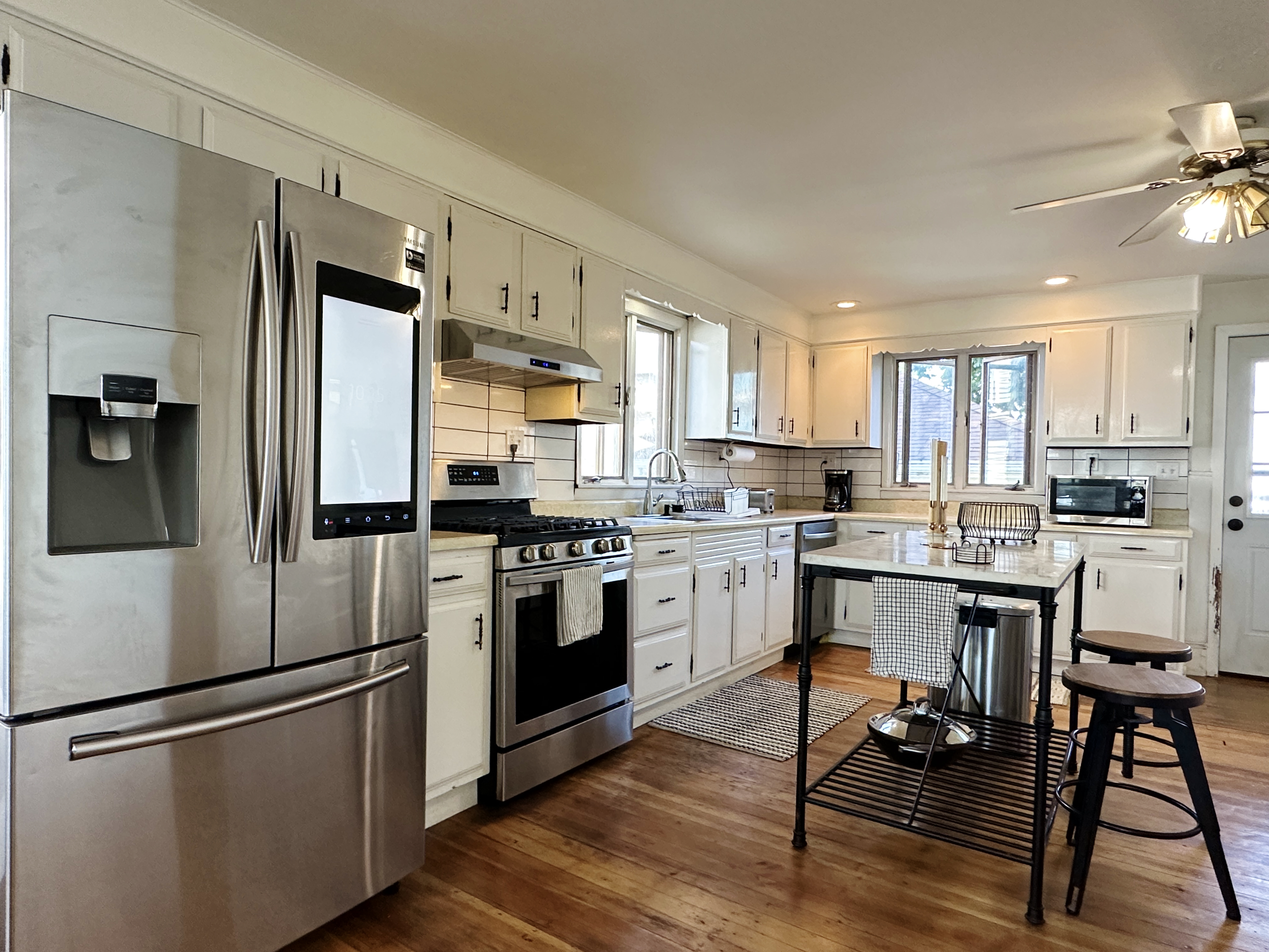 3 bed, 1 bath apartment for rent at 12 Appleton St Unit 1, Malden — photo 1 of 19