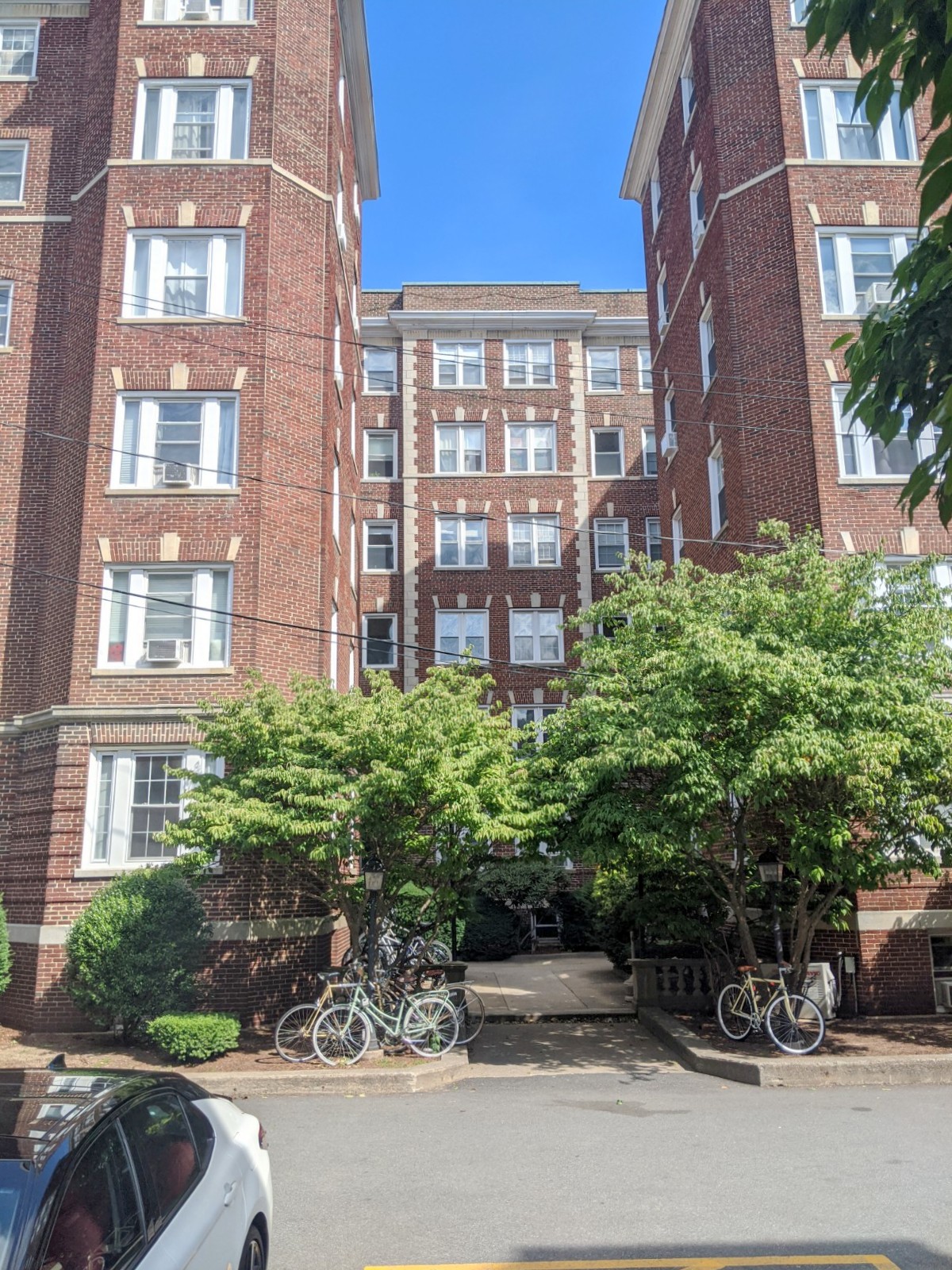 1.5 bed, 1 bath apartment for rent at 7 Craigie Cir Unit 52, Harvard Square — photo 13 of 14