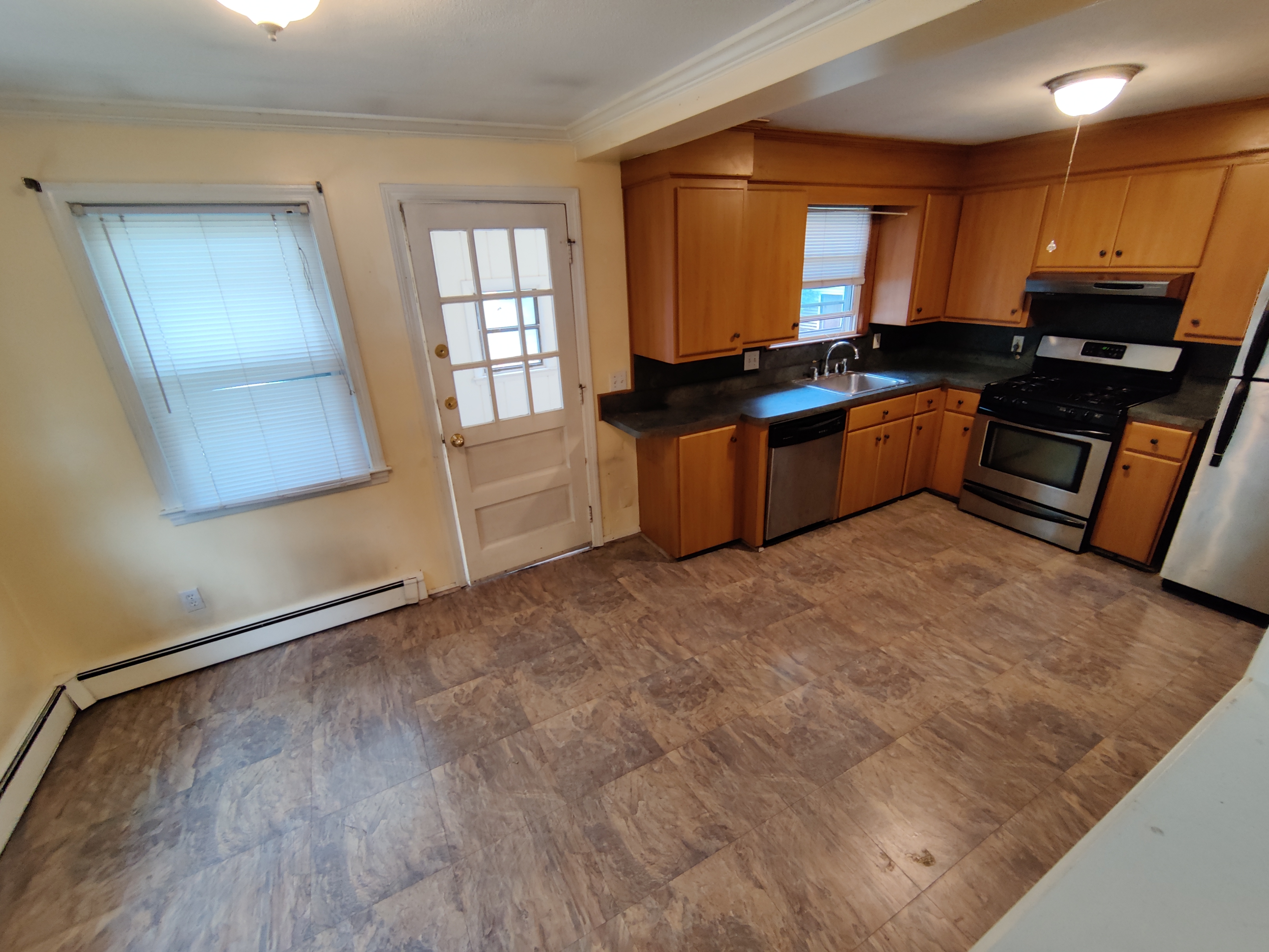 3 bed, 1 bath apartment for rent at 9 Monastery Rd Unit 2, Brighton — photo 6 of 9
