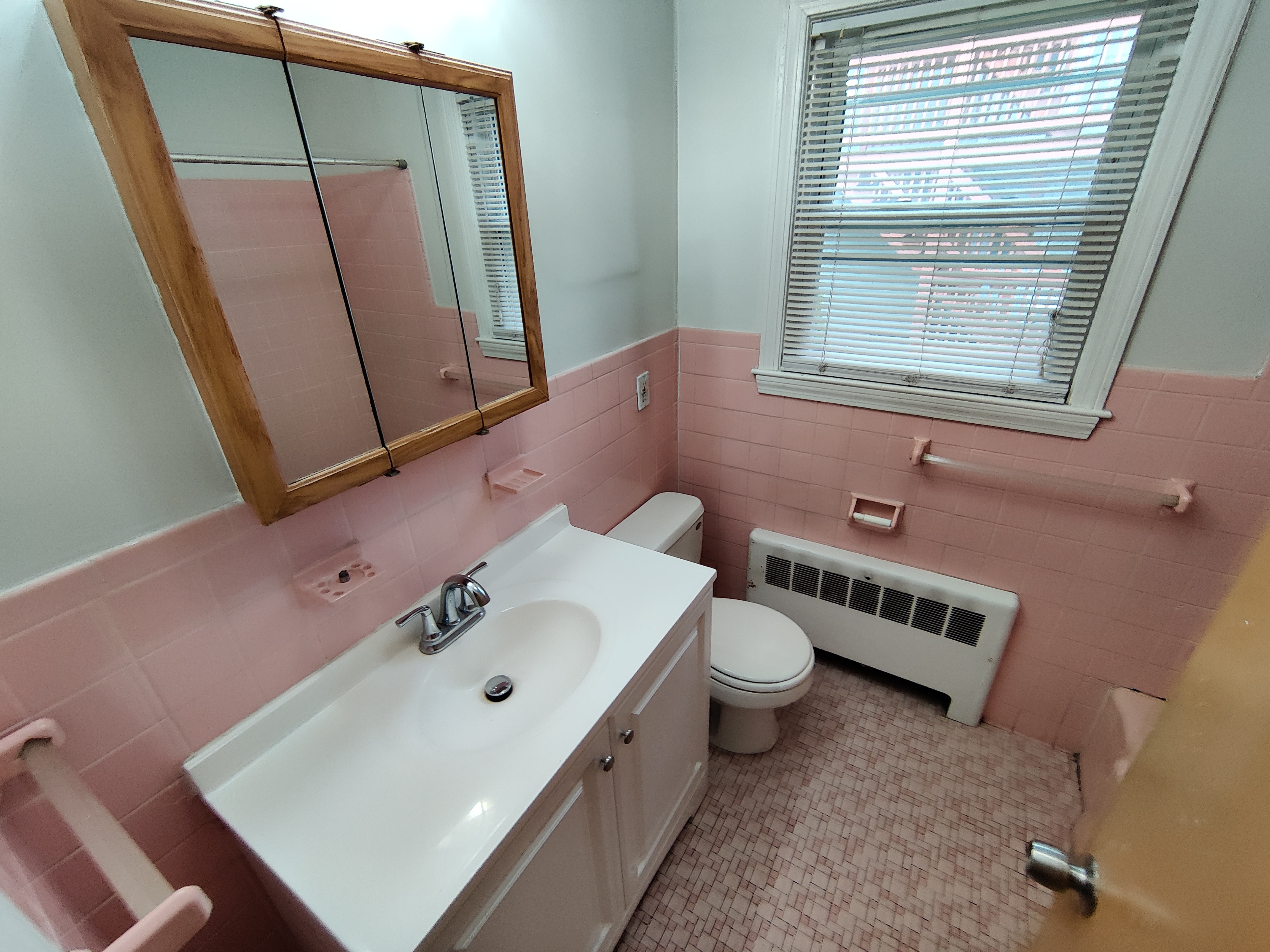3 bed, 1 bath apartment for rent at 9 Monastery Rd Unit 2, Brighton — photo 3 of 9