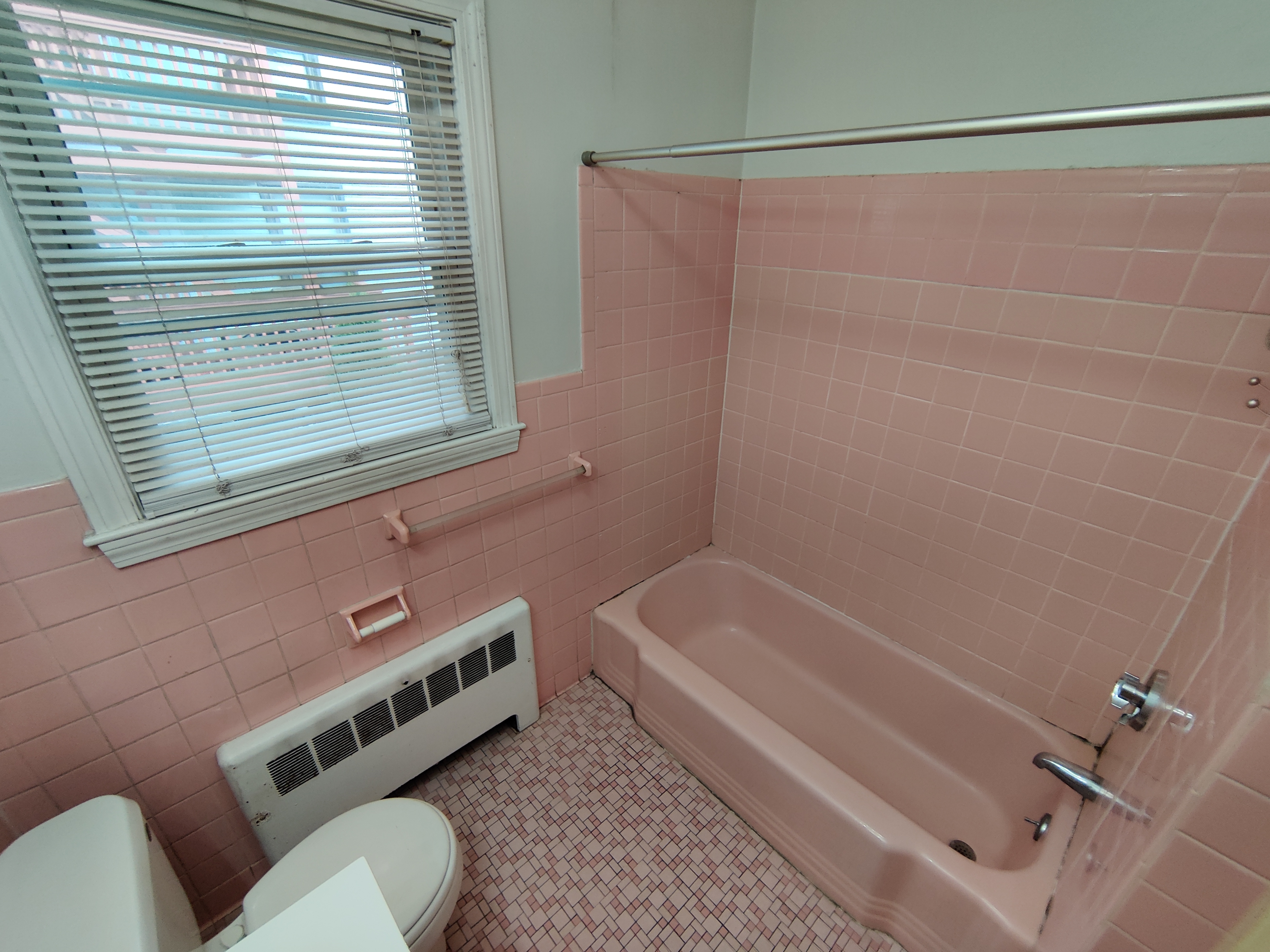 3 bed, 1 bath apartment for rent at 9 Monastery Rd Unit 2, Brighton — photo 2 of 9