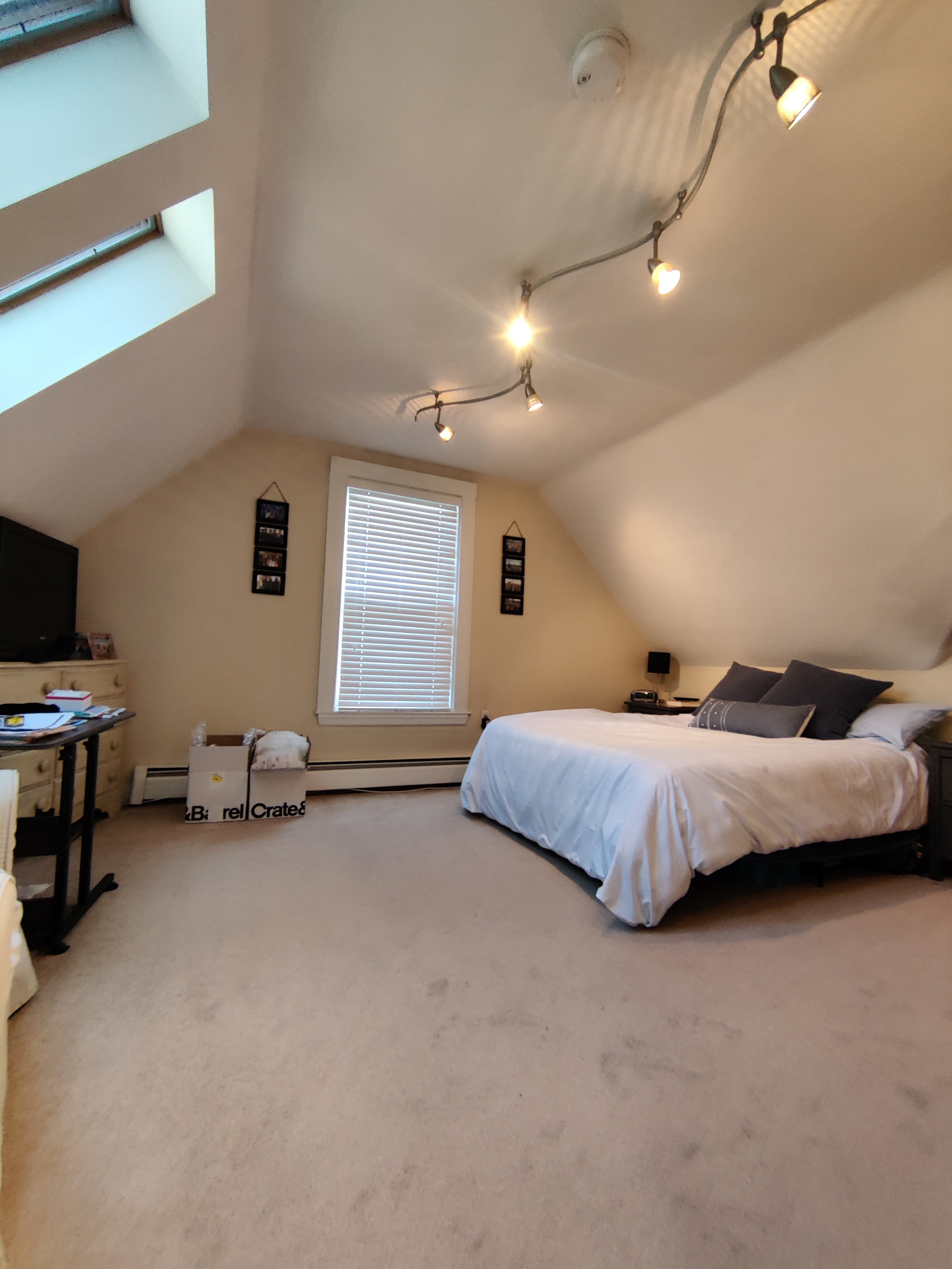 4 bed, 2 bath apartment for rent at 91 Surrey St Unit 2, Brighton — photo 24 of 26