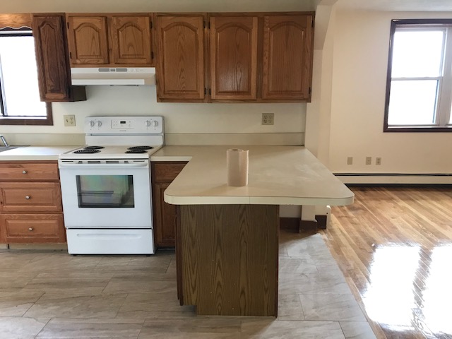 3 bed, 1 bath apartment for rent at 17 Bryant St Unit 2, Salem — photo 2 of 13