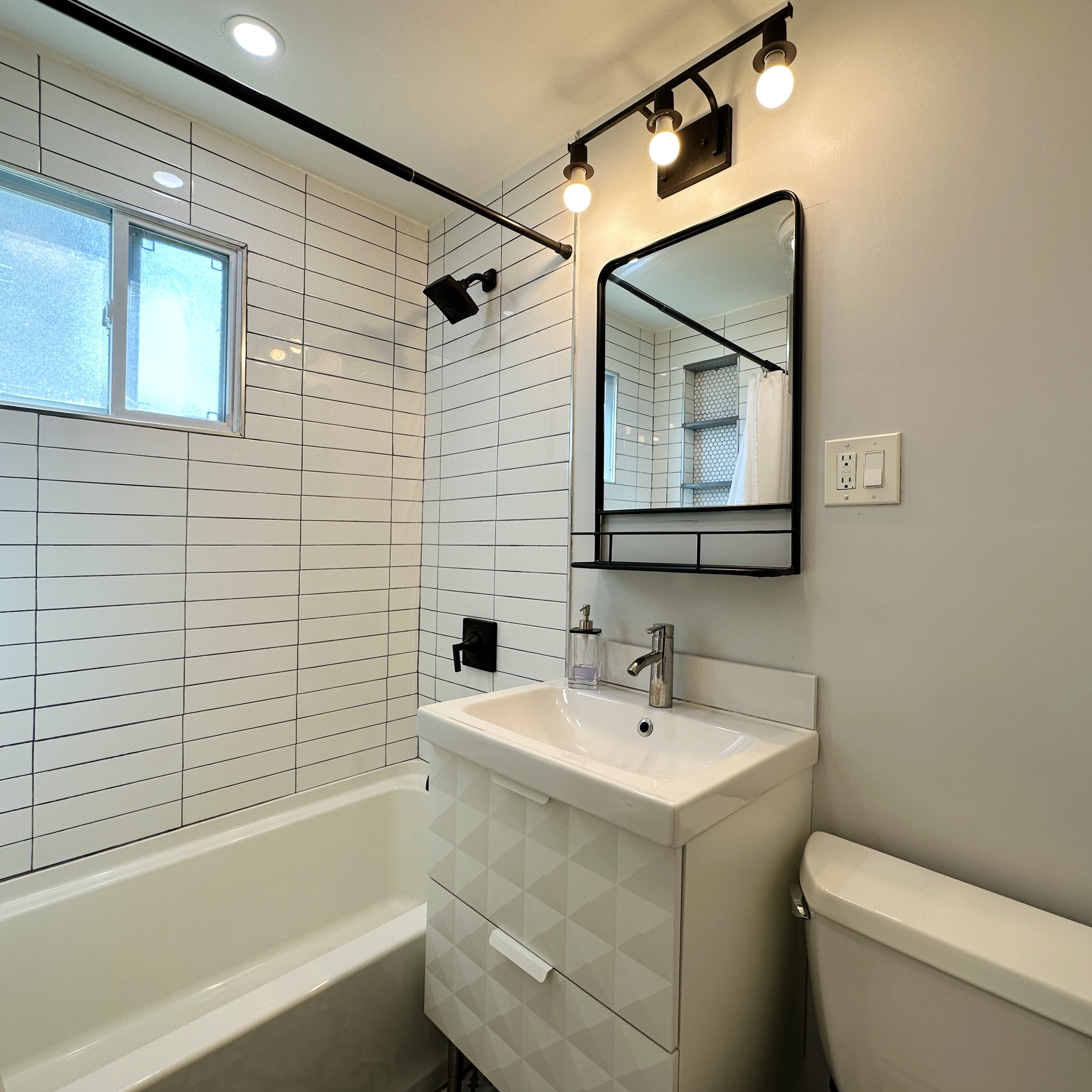3 bed, 1 bath apartment for rent at 12 Appleton St Unit 1, Malden — photo 9 of 19