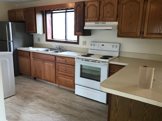 3 bed, 1 bath apartment for rent at 17 Bryant St Unit 2, Salem — photo 1 of 13