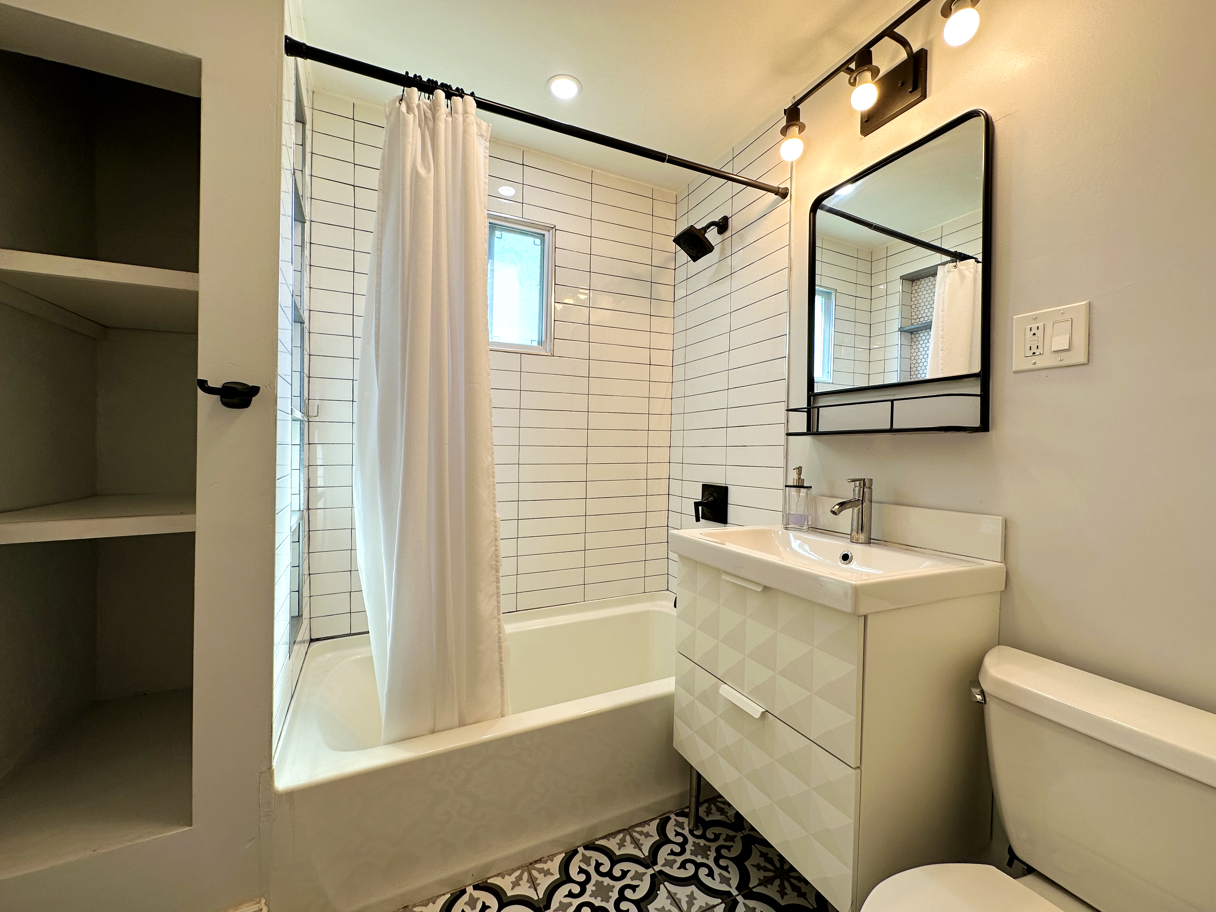 3 bed, 1 bath apartment for rent at 12 Appleton St Unit 1, Malden — photo 10 of 19