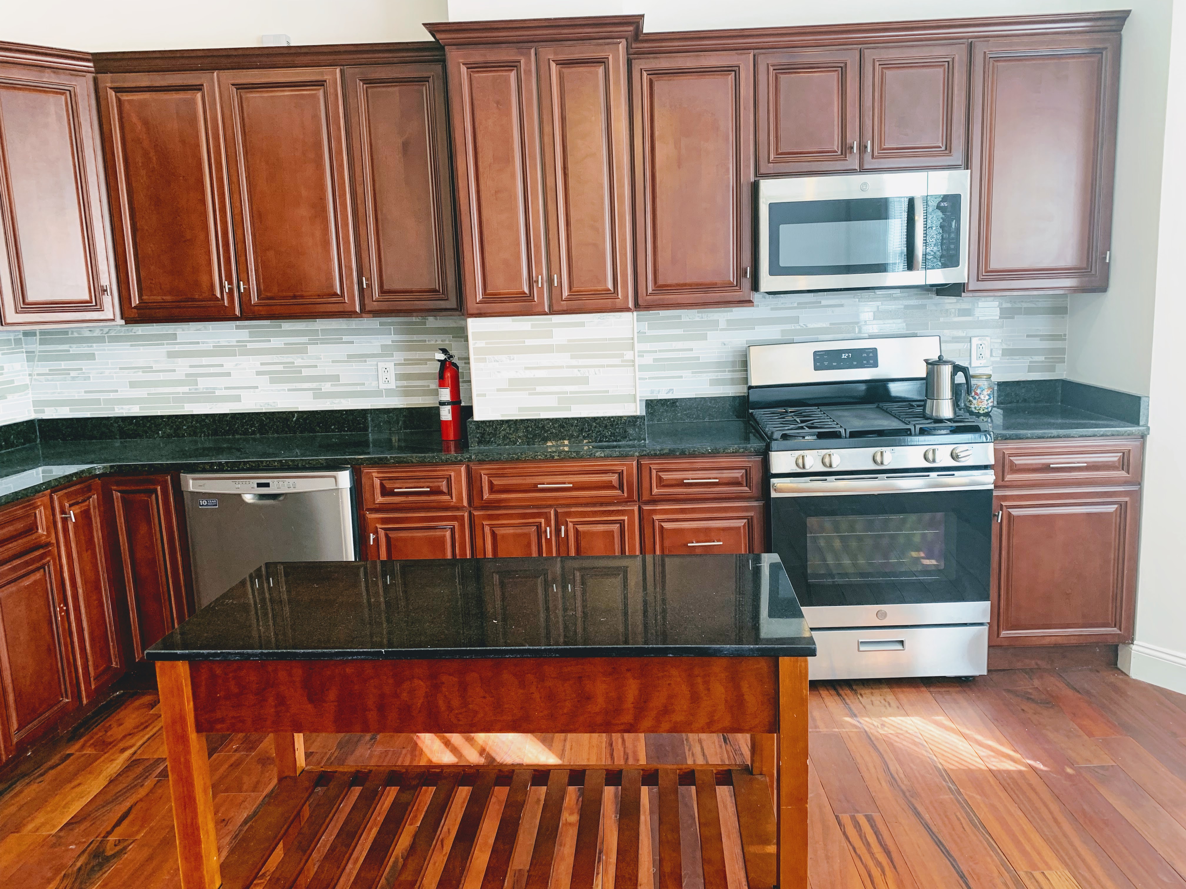 3 bed, 2 bath apartment for rent at 196 Amory St Unit 1, Jamaica Plain — photo 8 of 30