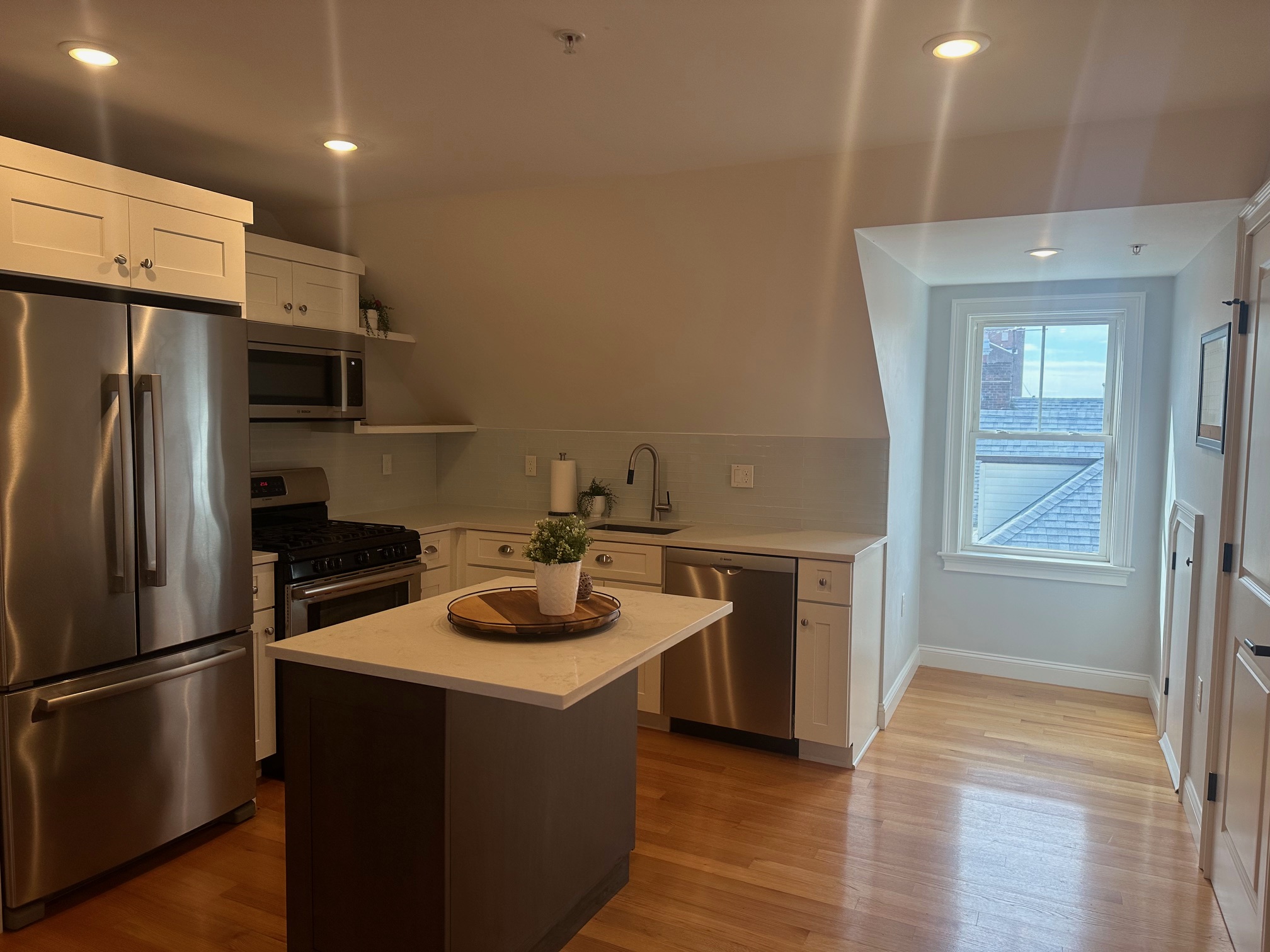 2 bed, 2 bath apartment for rent at 25 Chilcott Pl Unit 3, Jamaica Plain — photo 3 of 17