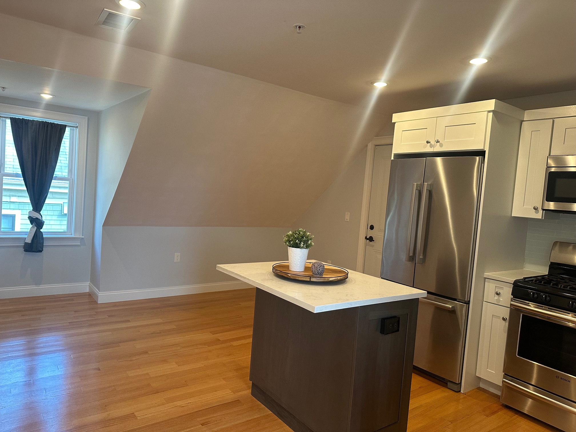 2 bed, 2 bath apartment for rent at 25 Chilcott Pl Unit 3, Jamaica Plain — photo 4 of 17