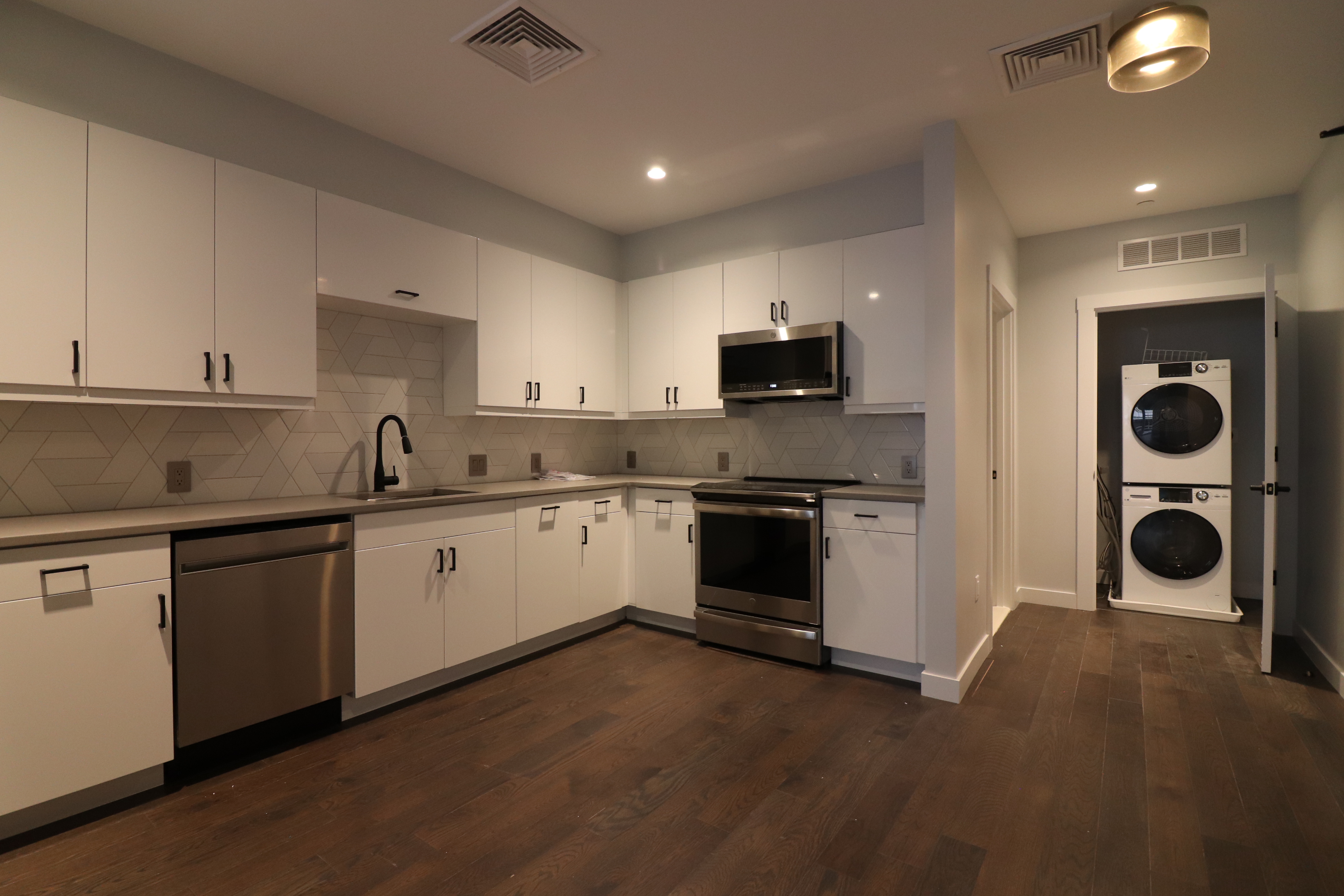 Studio bed, 1 bath apartment for rent at 55 Auburn St Unit 201, Coolidge Corner — photo 2 of 9