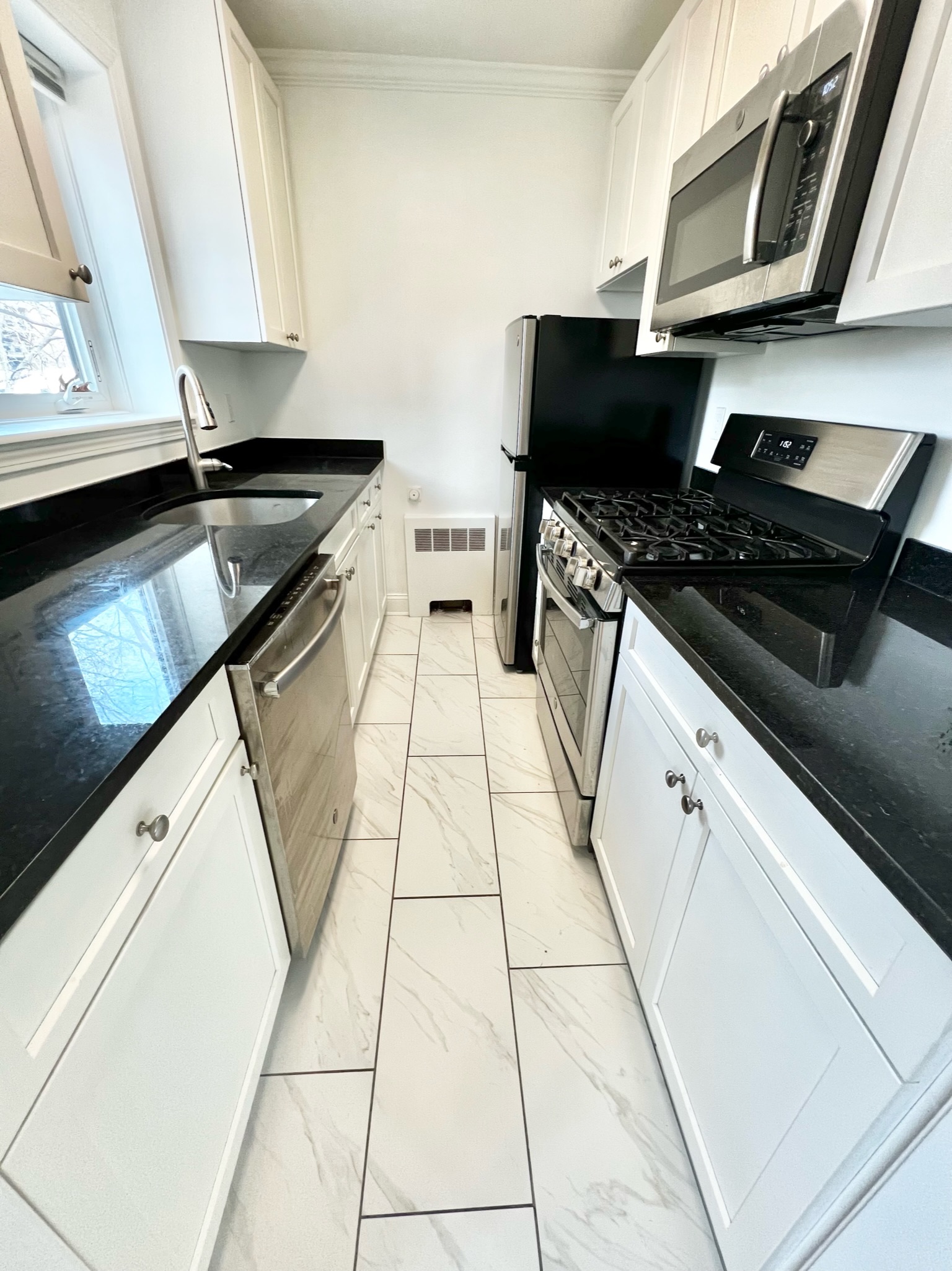 1 bed, 1 bath apartment for rent at 81 Saint Paul St Unit 6, Coolidge Corner — photo 1 of 17