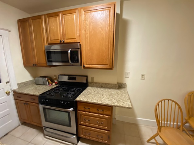 3 bed, 2 bath apartment for rent at 23 Westbourne Ter Unit 1, Washington Square — photo 4 of 14