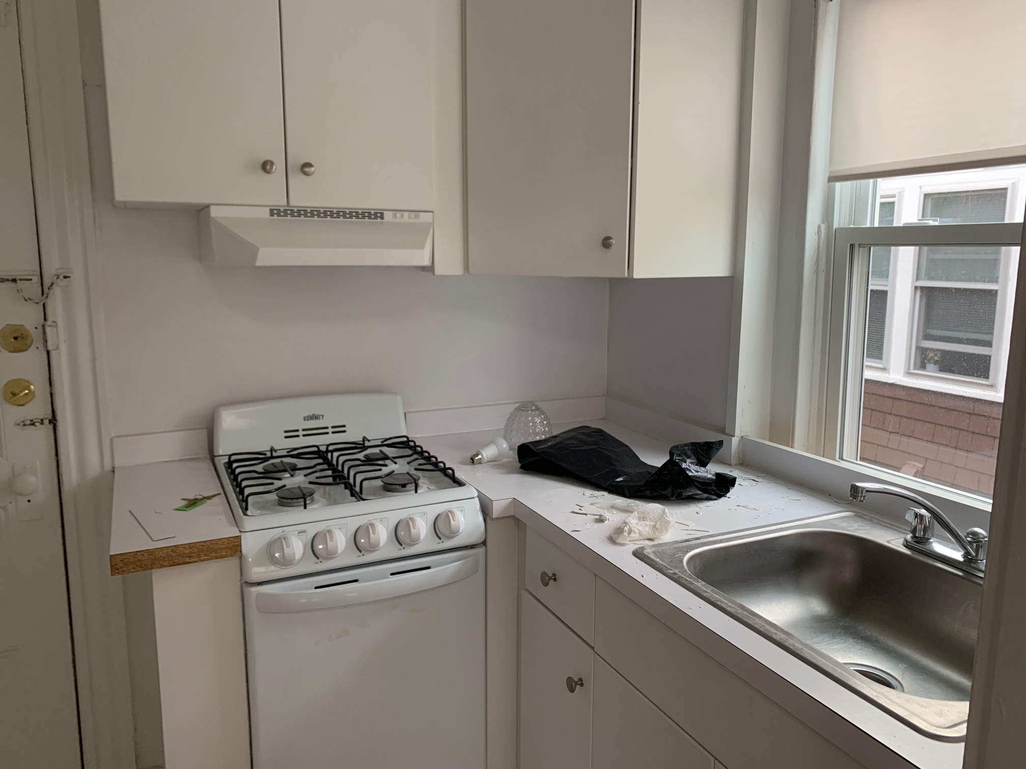2 bed, 1 bath apartment for rent at 146 Oxford St Unit 12, Ward Two — photo 2 of 8
