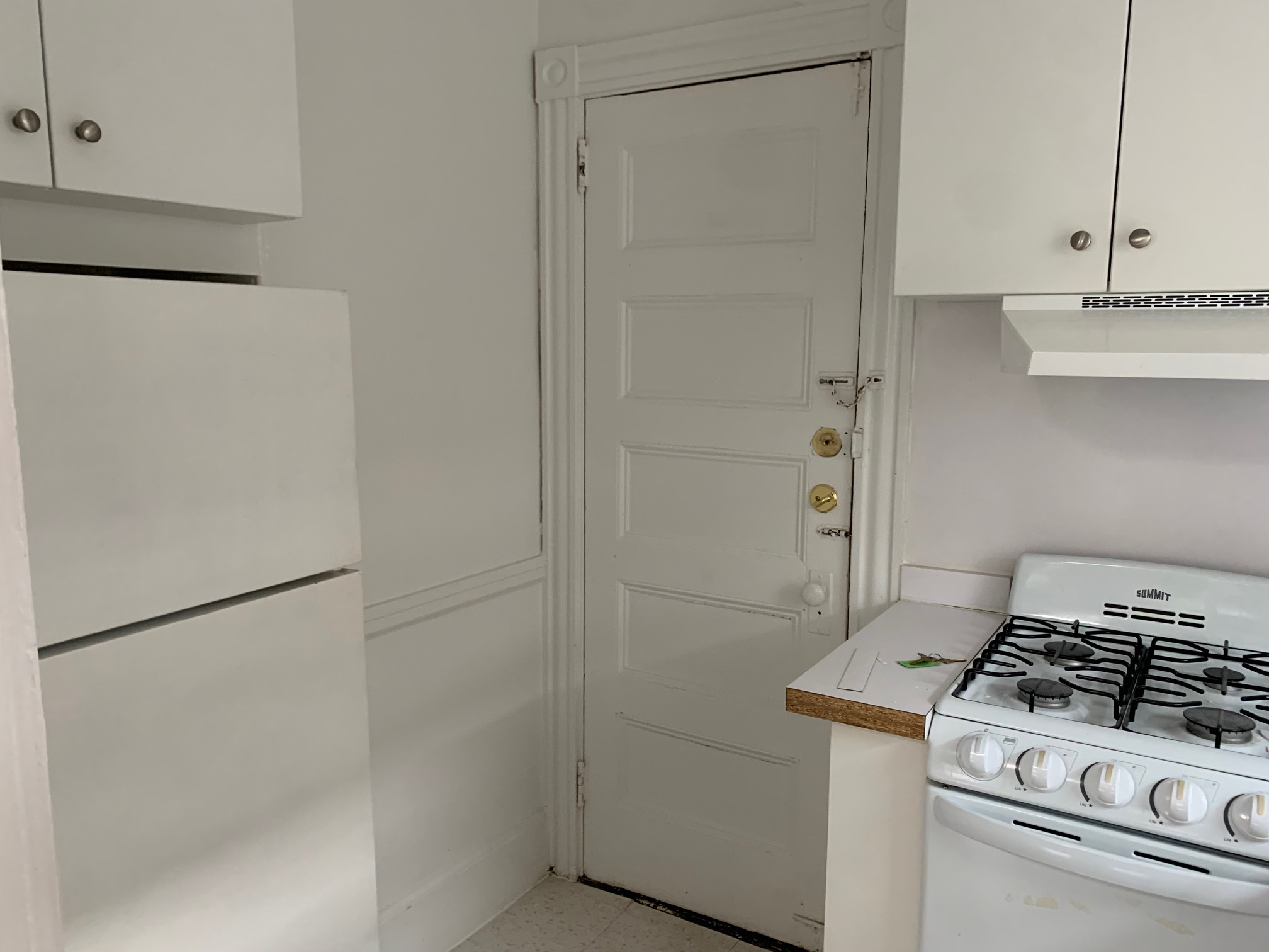 2 bed, 1 bath apartment for rent at 146 Oxford St Unit 12, Ward Two — photo 3 of 8