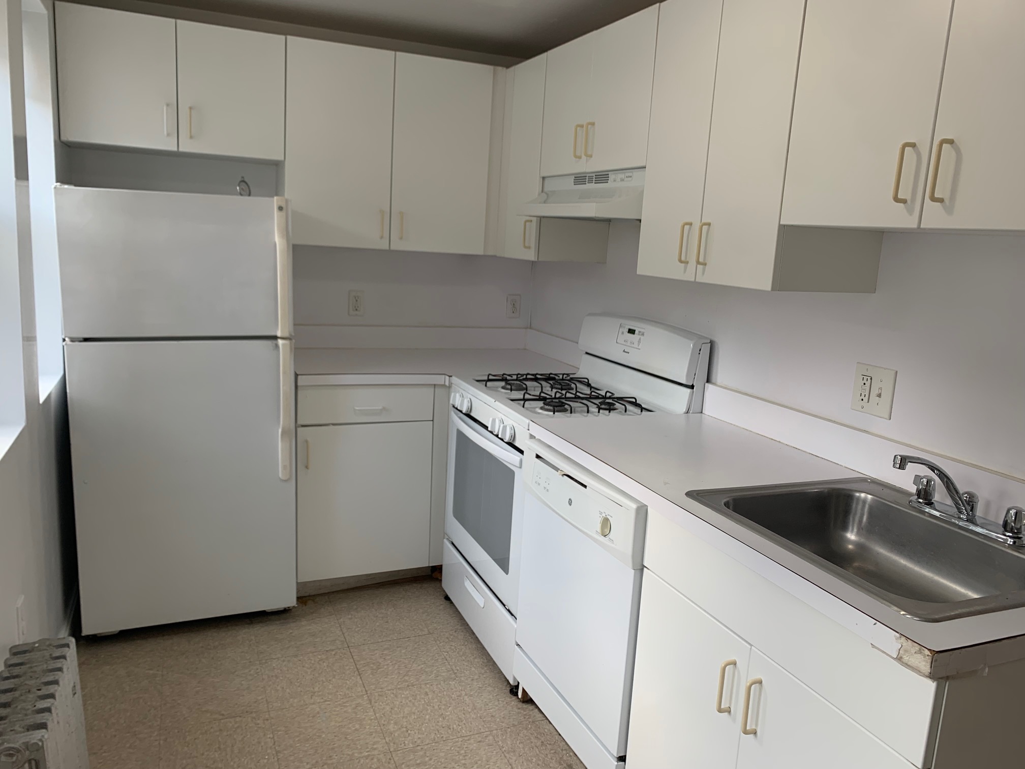 2 bed, 1 bath apartment for rent at 34 Medfield St Unit 2, Fenway — photo 4 of 14