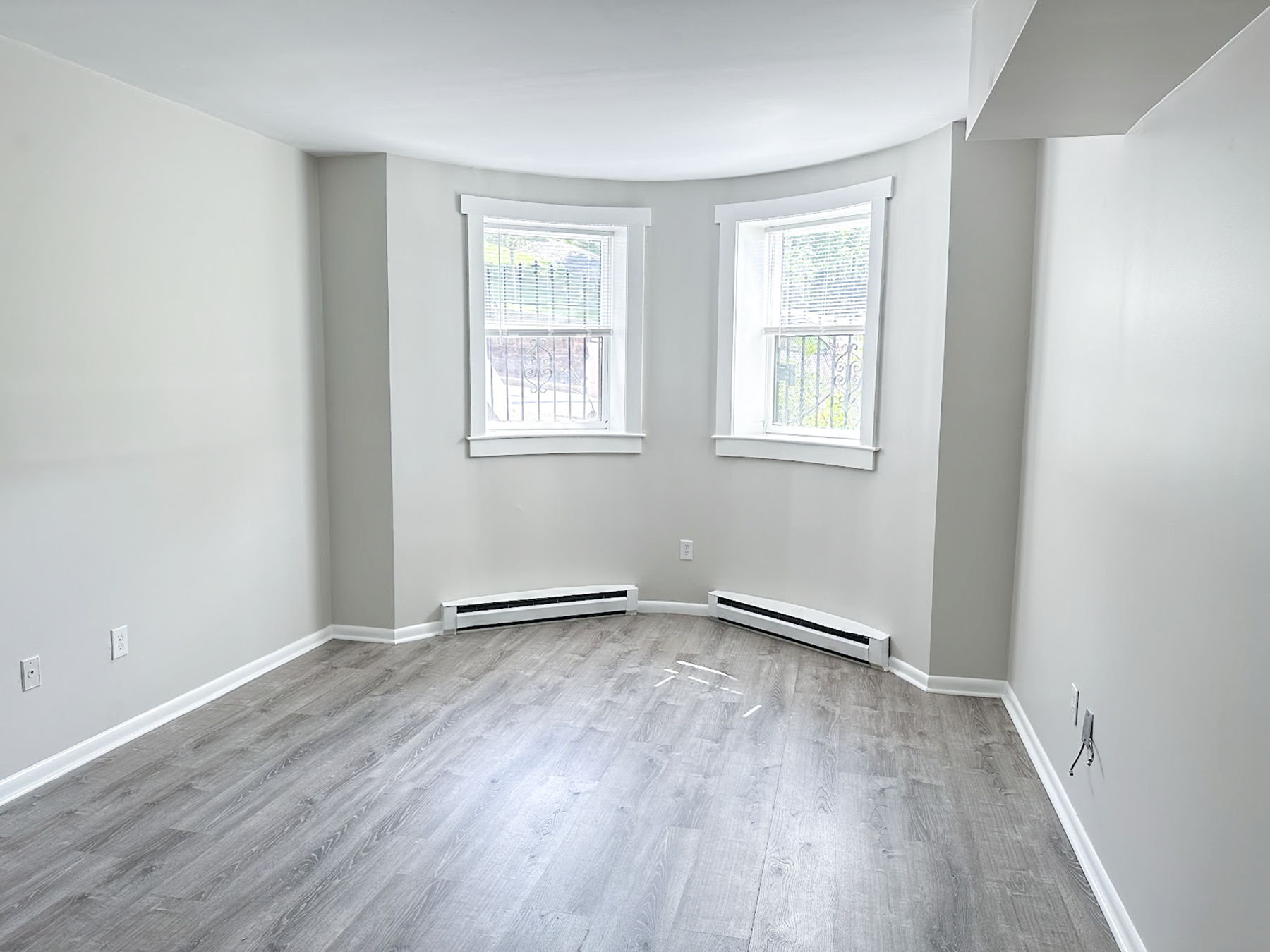 1 bed, 1 bath apartment for rent at 49 Fort Ave Unit 1, Roxbury — photo 9 of 15
