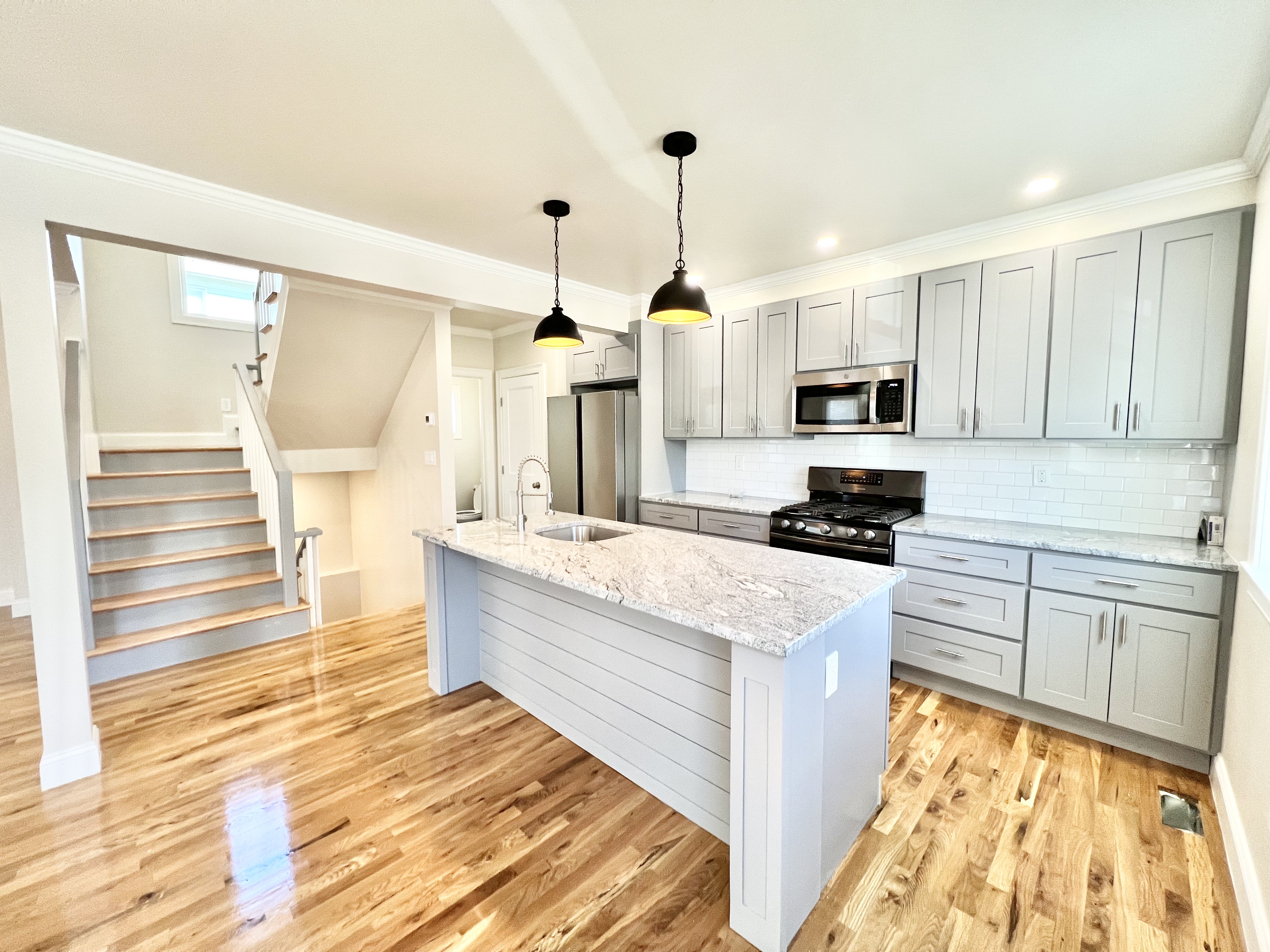 4 bed, 2.5 bath apartment for rent at 96 Willis Ave Unit 1, Medford — photo 1 of 22