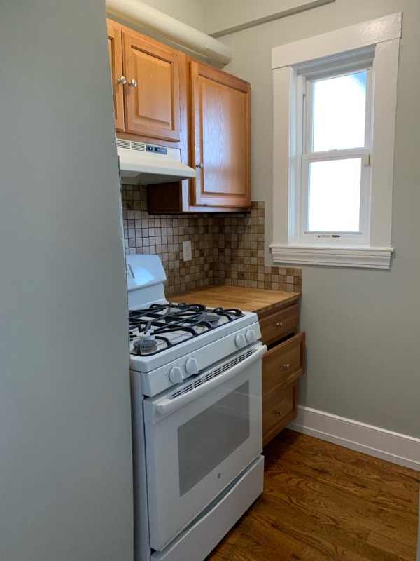 3 bed, 1 bath apartment for rent at 22 Crowell St Unit 2, Dorchester — photo 6 of 13