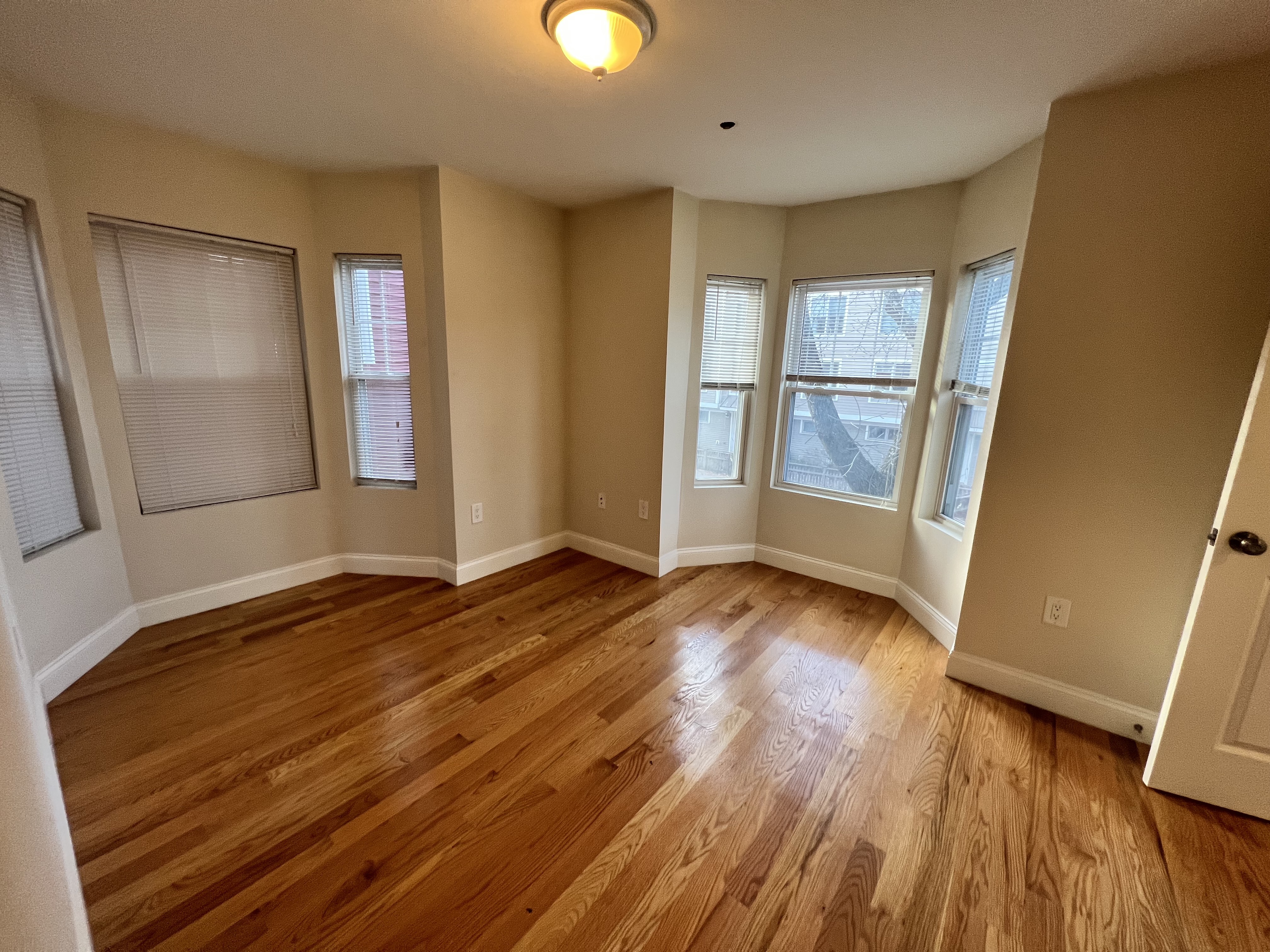 3 bed, 1 bath apartment for rent at 240 Prospect St Unit 2, Inman Square — photo 2 of 8