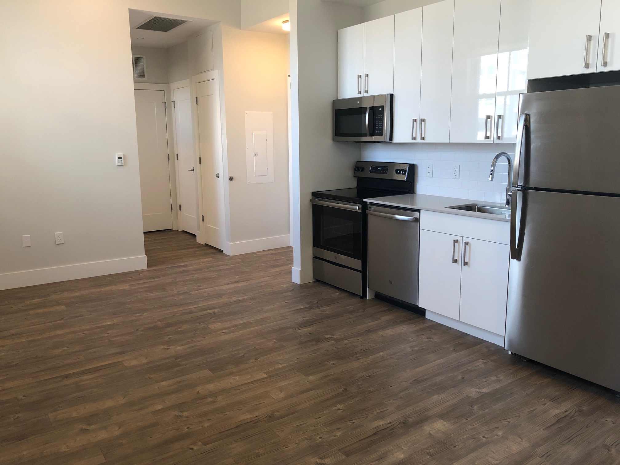 Studio bed, 1 bath apartment for rent at 78 Claymoss Unit 203, Brighton — photo 4 of 7