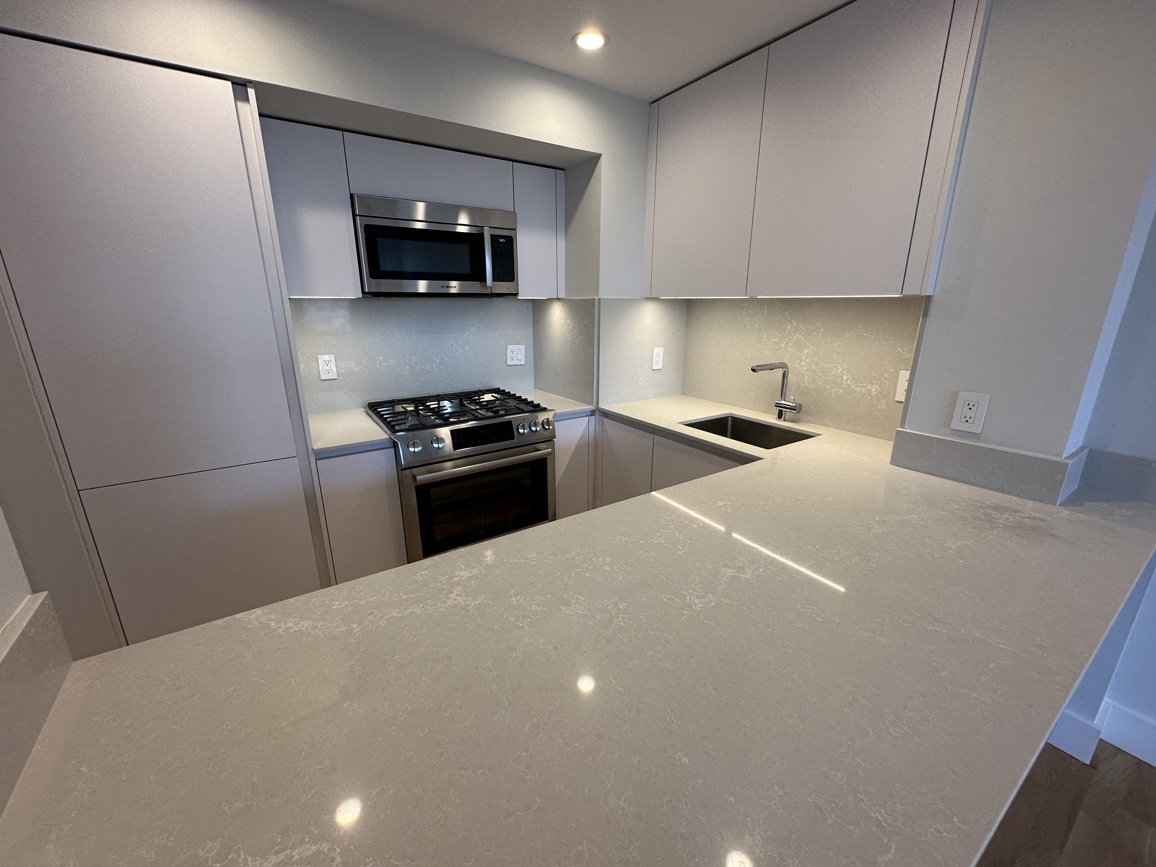 3 bed, 1.5 bath apartment for rent at 1410 Columbia Rd Unit 18B0, South Boston — photo 7 of 48