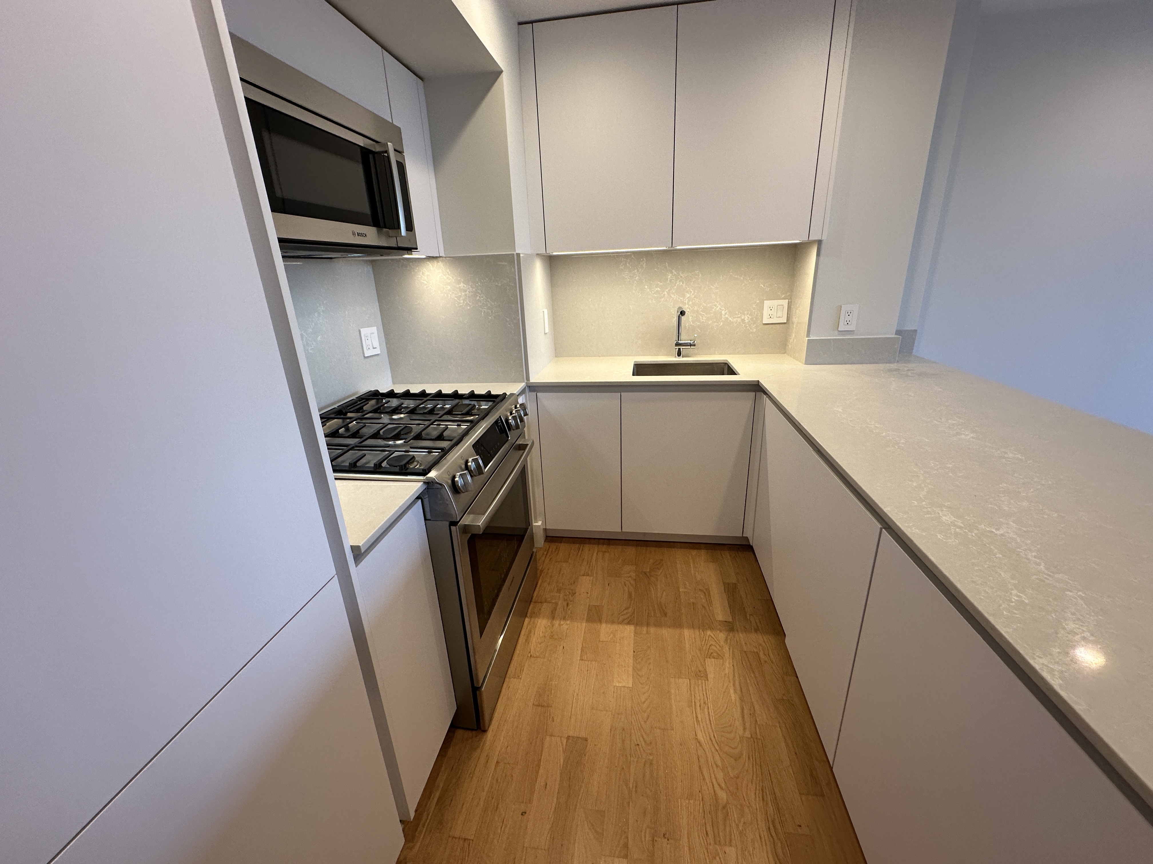 3 bed, 1.5 bath apartment for rent at 1410 Columbia Rd Unit 18B0, South Boston — photo 8 of 48