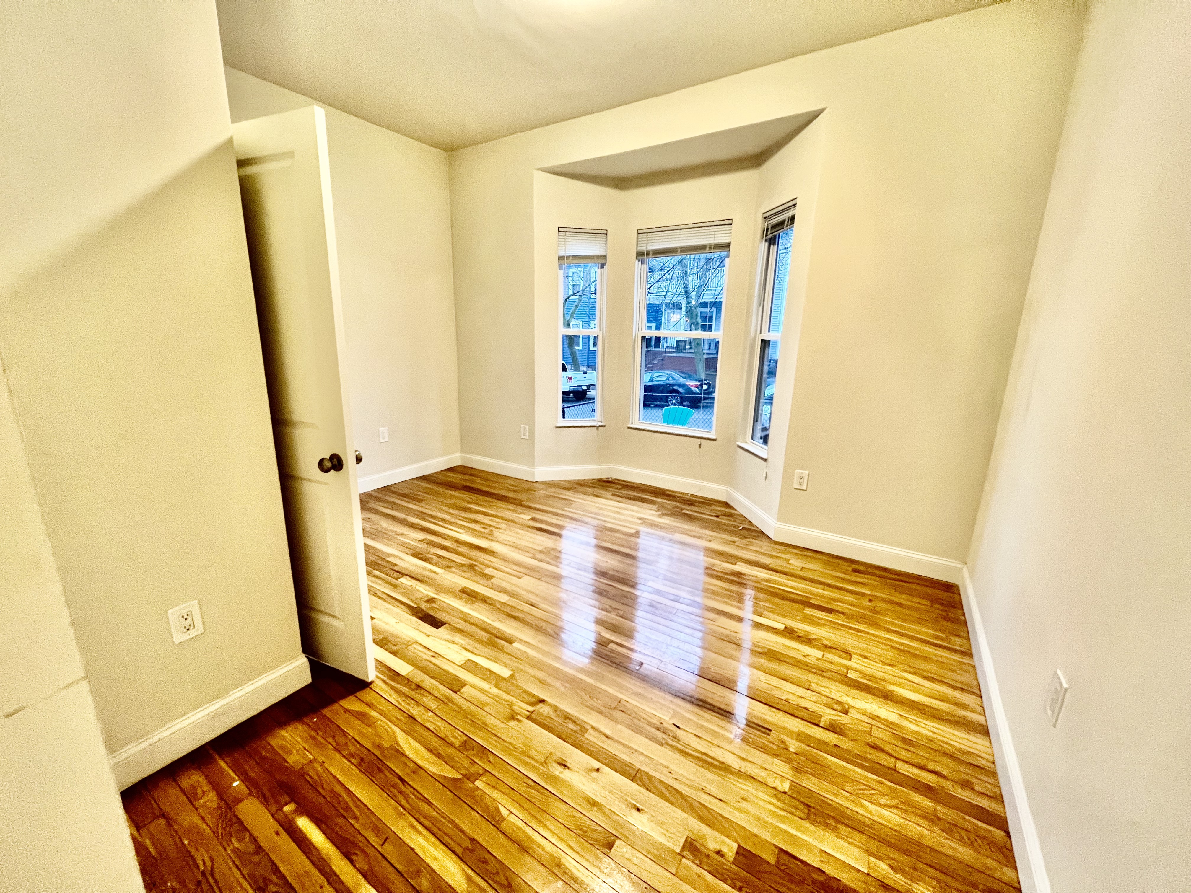 3 bed, 2 bath apartment for rent at 11 Greenville St Unit 1, Prospect Hill — photo 3 of 17