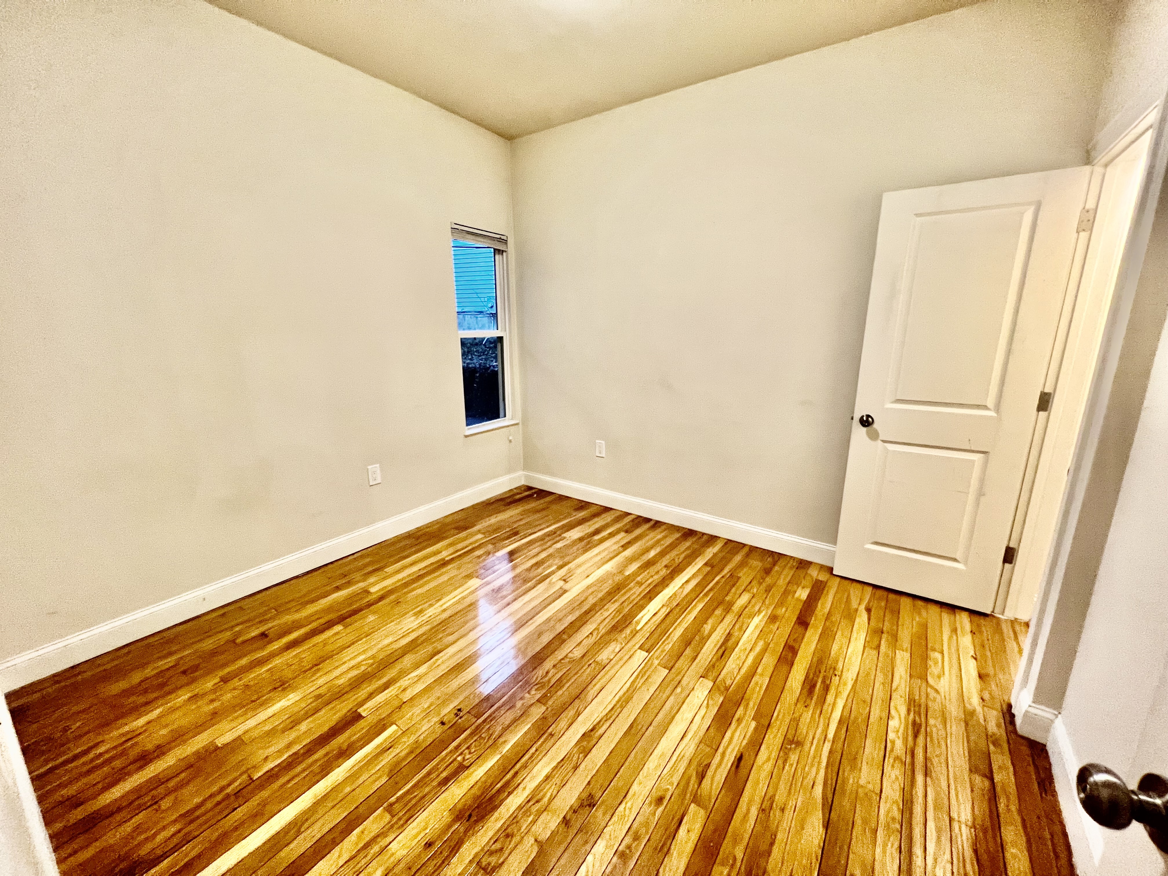 3 bed, 2 bath apartment for rent at 11 Greenville St Unit 1, Prospect Hill — photo 6 of 17