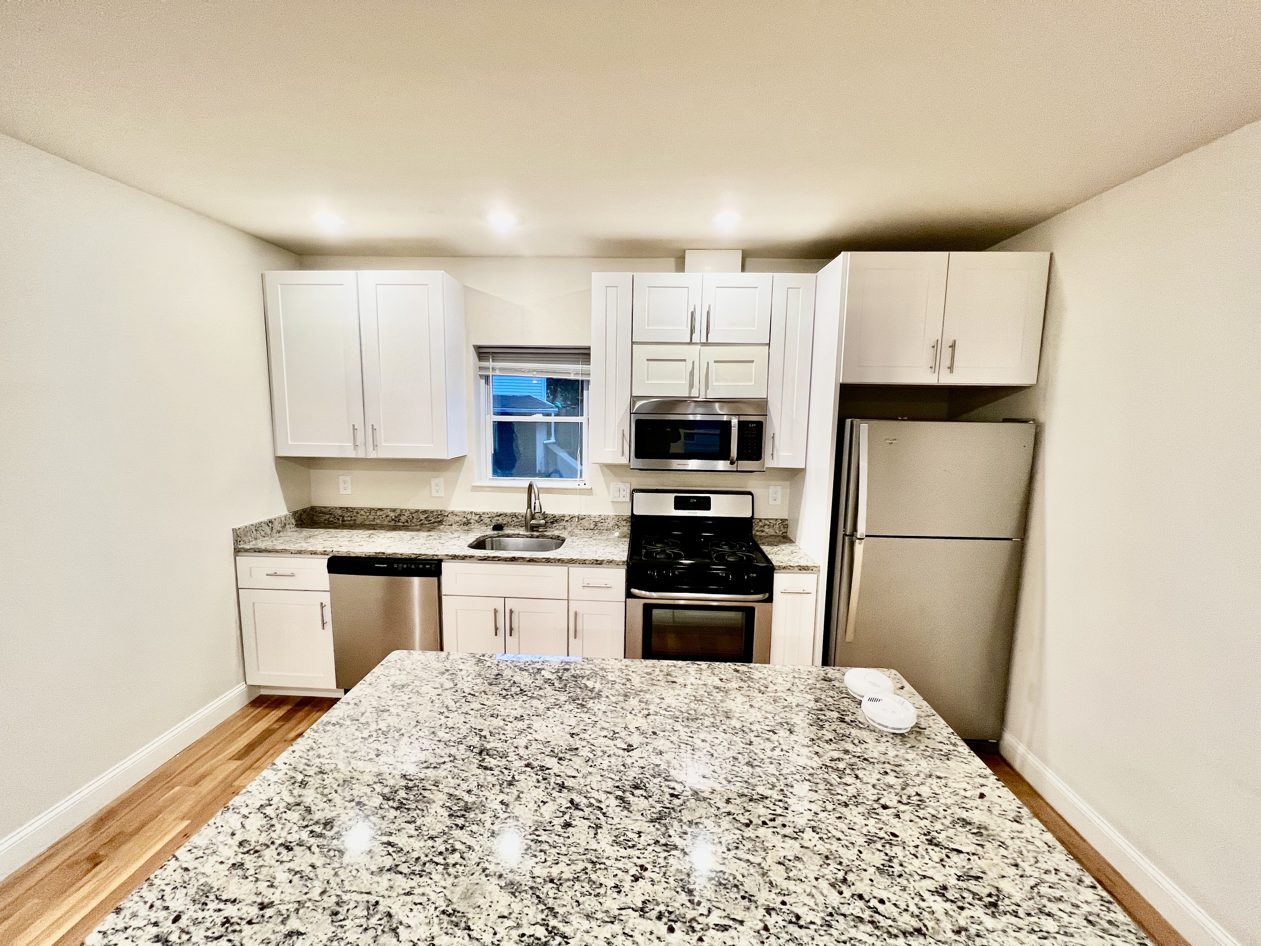 3 bed, 2 bath apartment for rent at 11 Greenville St Unit 1, Prospect Hill