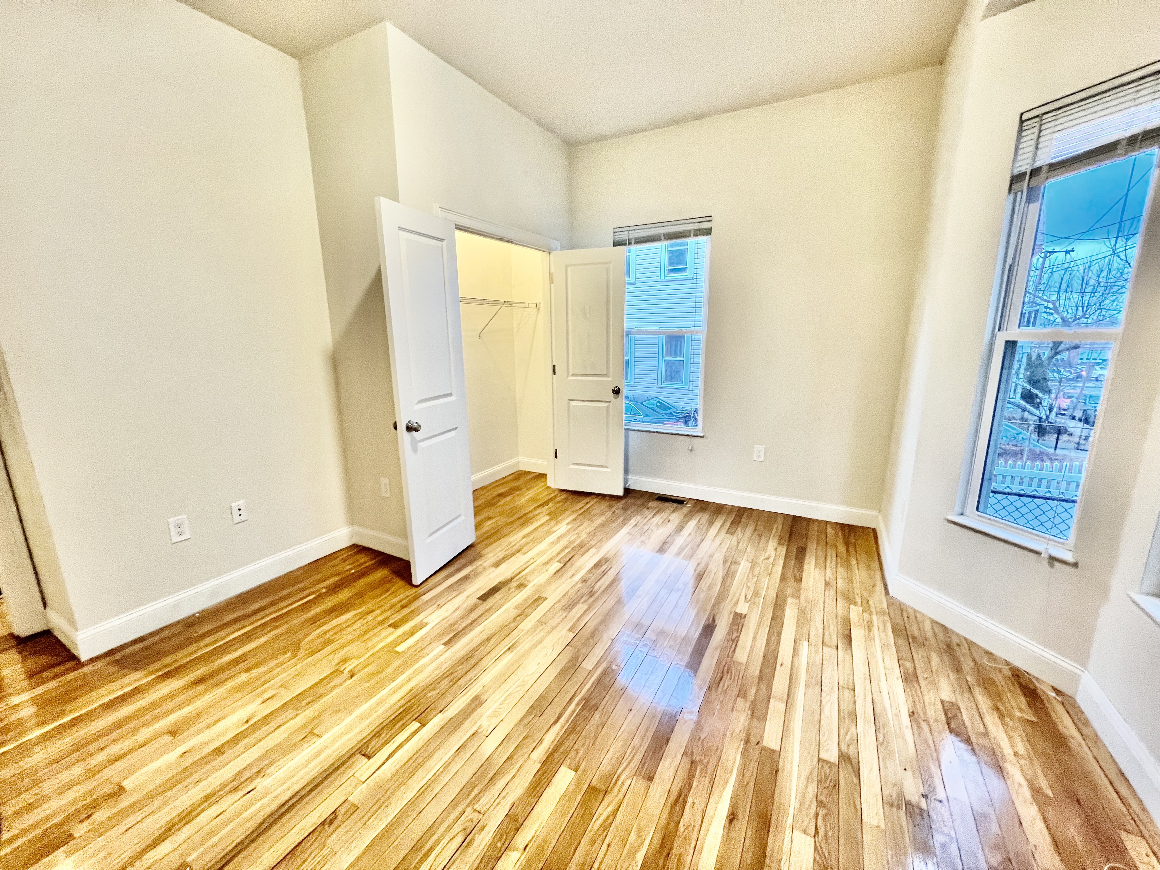 3 bed, 2 bath apartment for rent at 11 Greenville St Unit 1, Prospect Hill — photo 2 of 17
