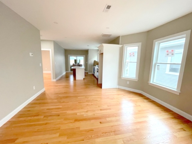 4 bed, 2 bath apartment for rent at 21 Harris Rd Unit A, Medford — photo 5 of 23