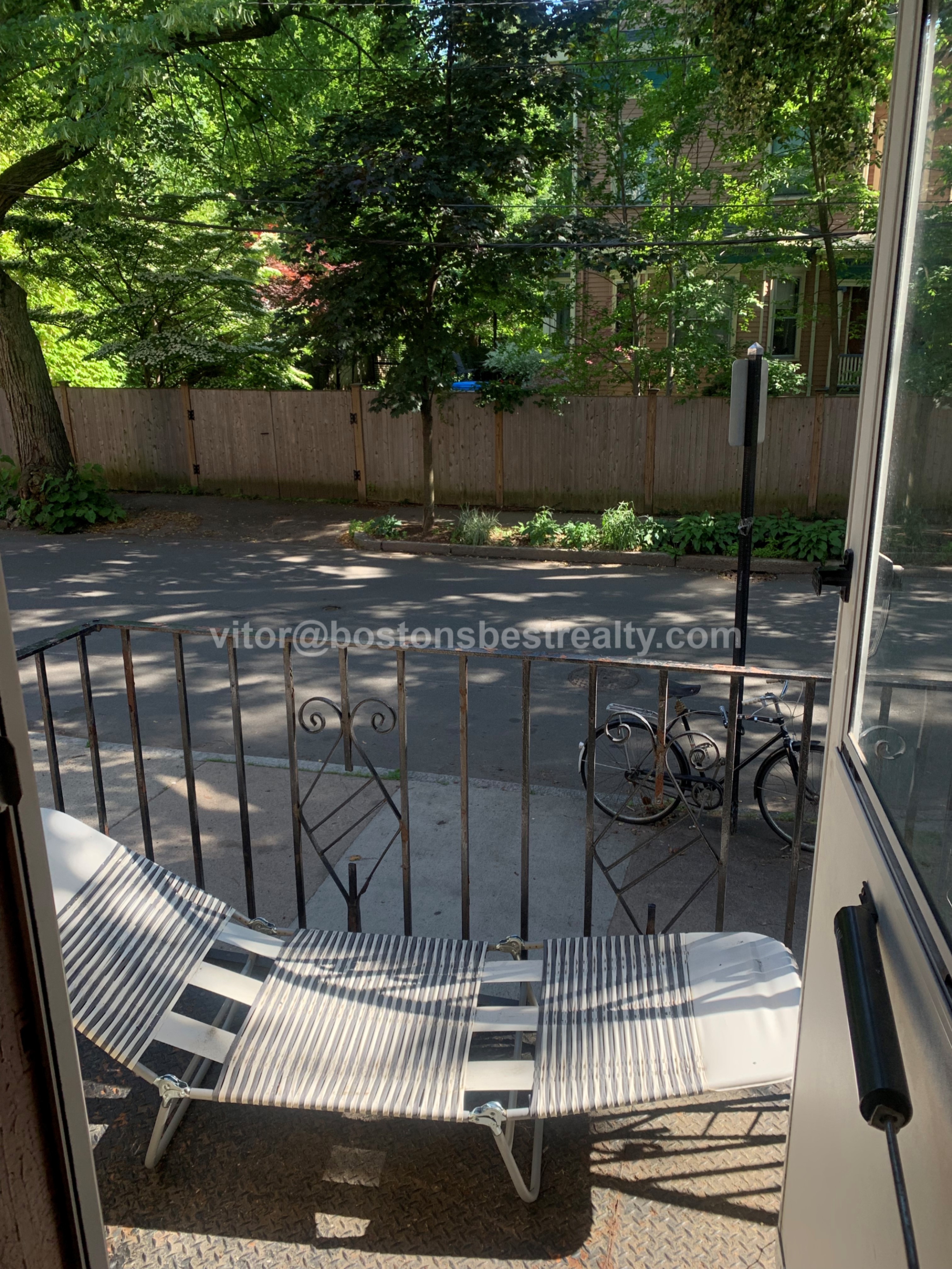4 bed, 2 bath apartment for rent at 157 Thorndike St Unit 1, Coolidge Corner — photo 4 of 41