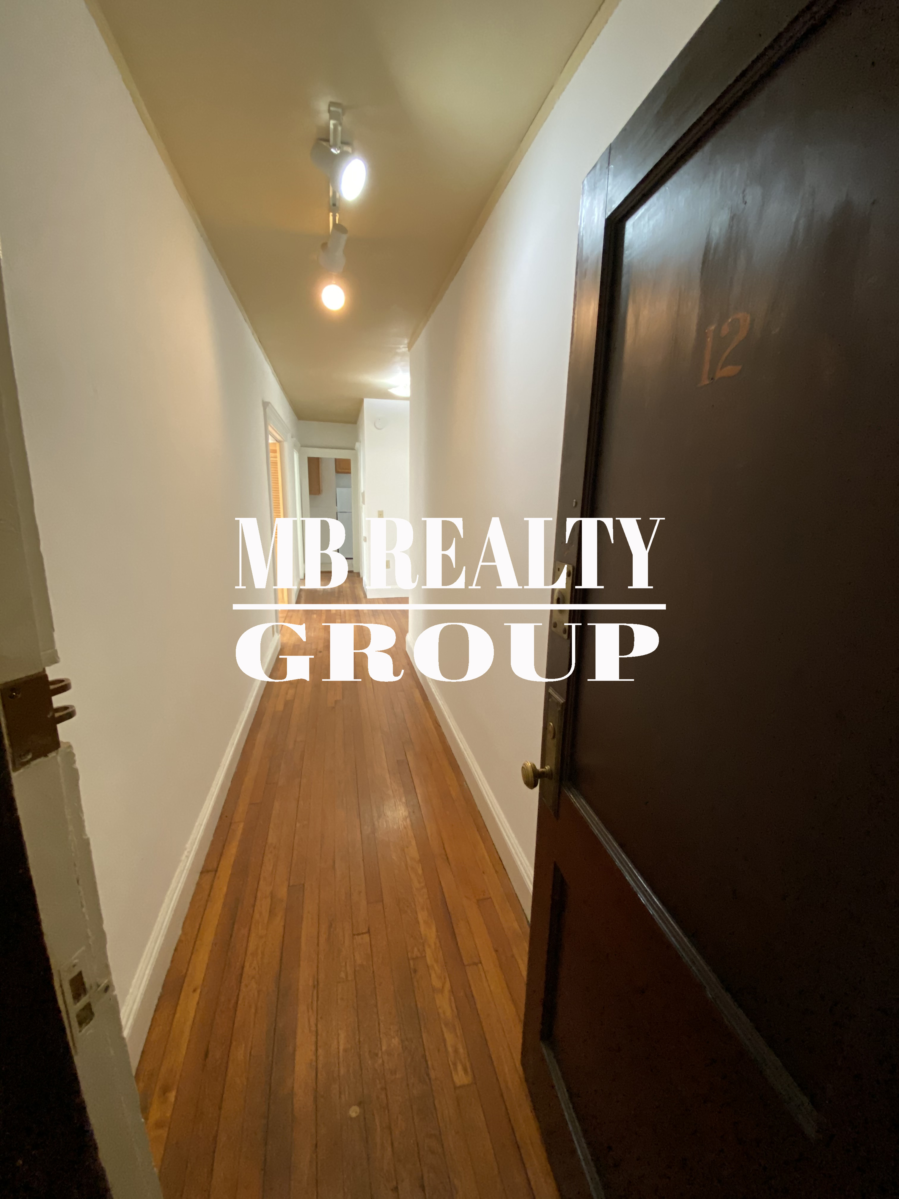 1 split bed, 1 bath apartment for rent at 137 Park Dr Unit 12, Fenway — photo 3 of 10