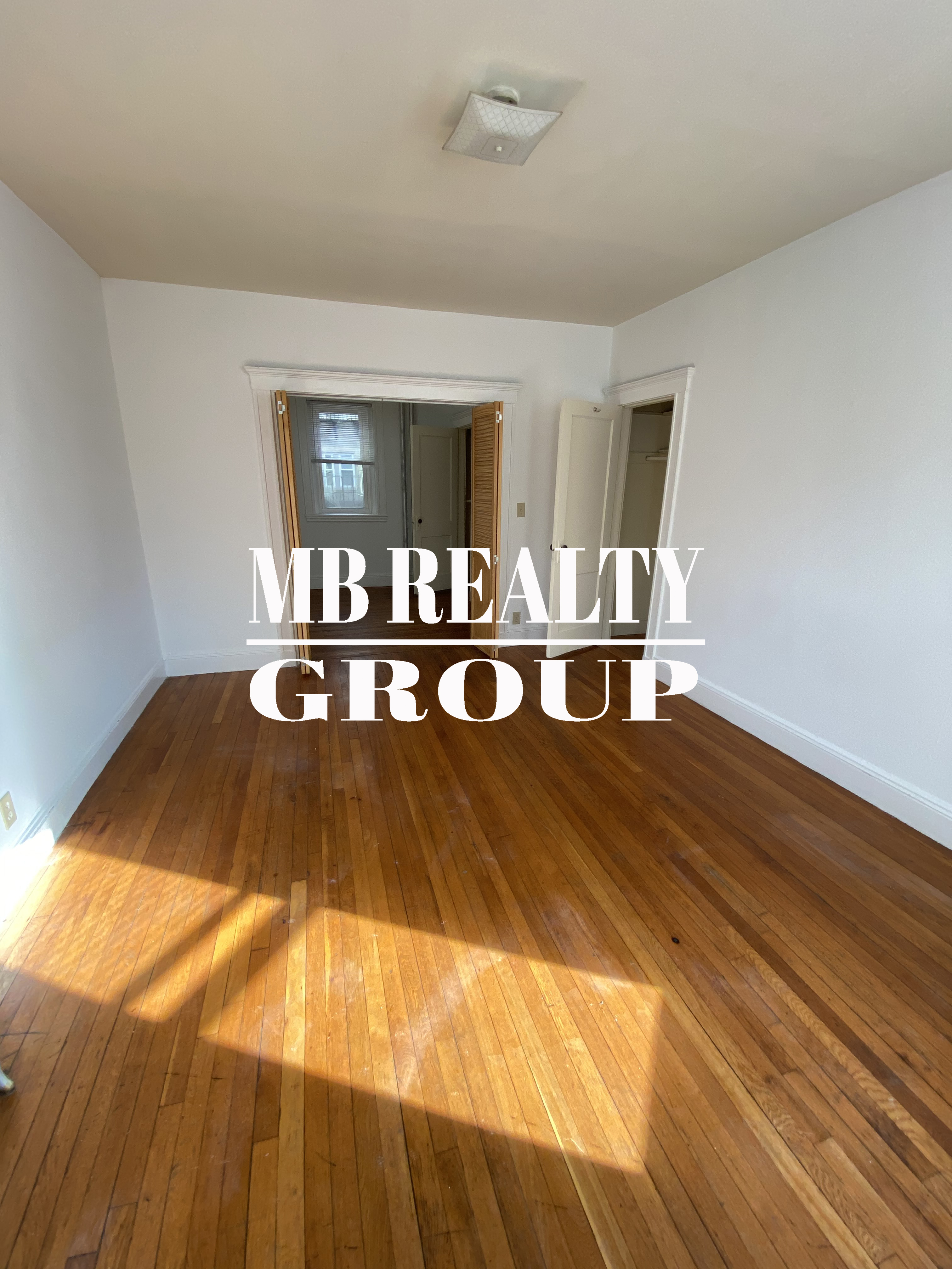 1 split bed, 1 bath apartment for rent at 137 Park Dr Unit 12, Fenway