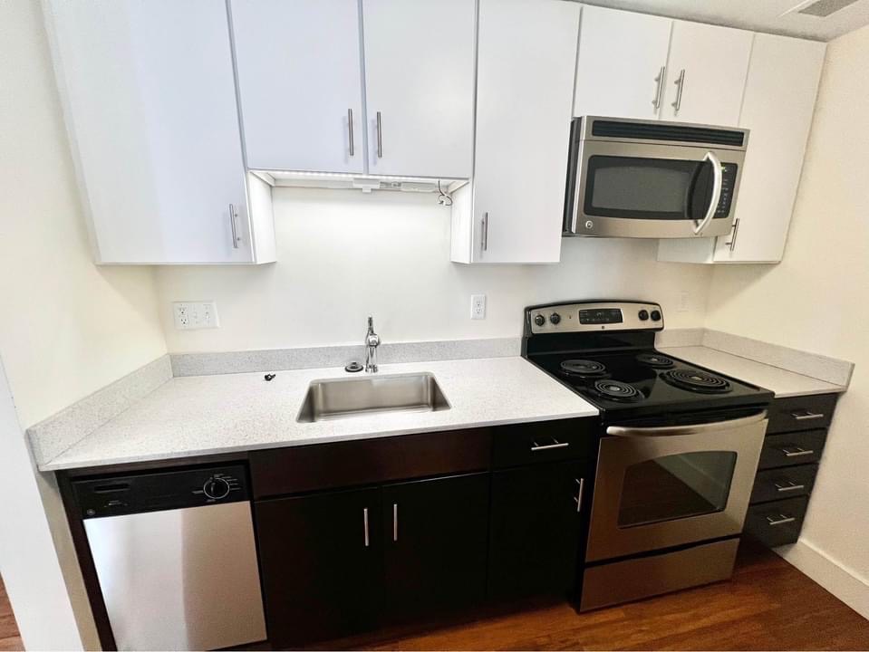 1 bed, 1 bath apartment for rent at 10 Winter Pl Unit 1102, Midtown