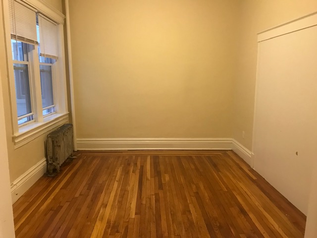 3 bed, 1 bath apartment for rent at 1109 Boylston St Unit 3, Fenway — photo 3 of 6