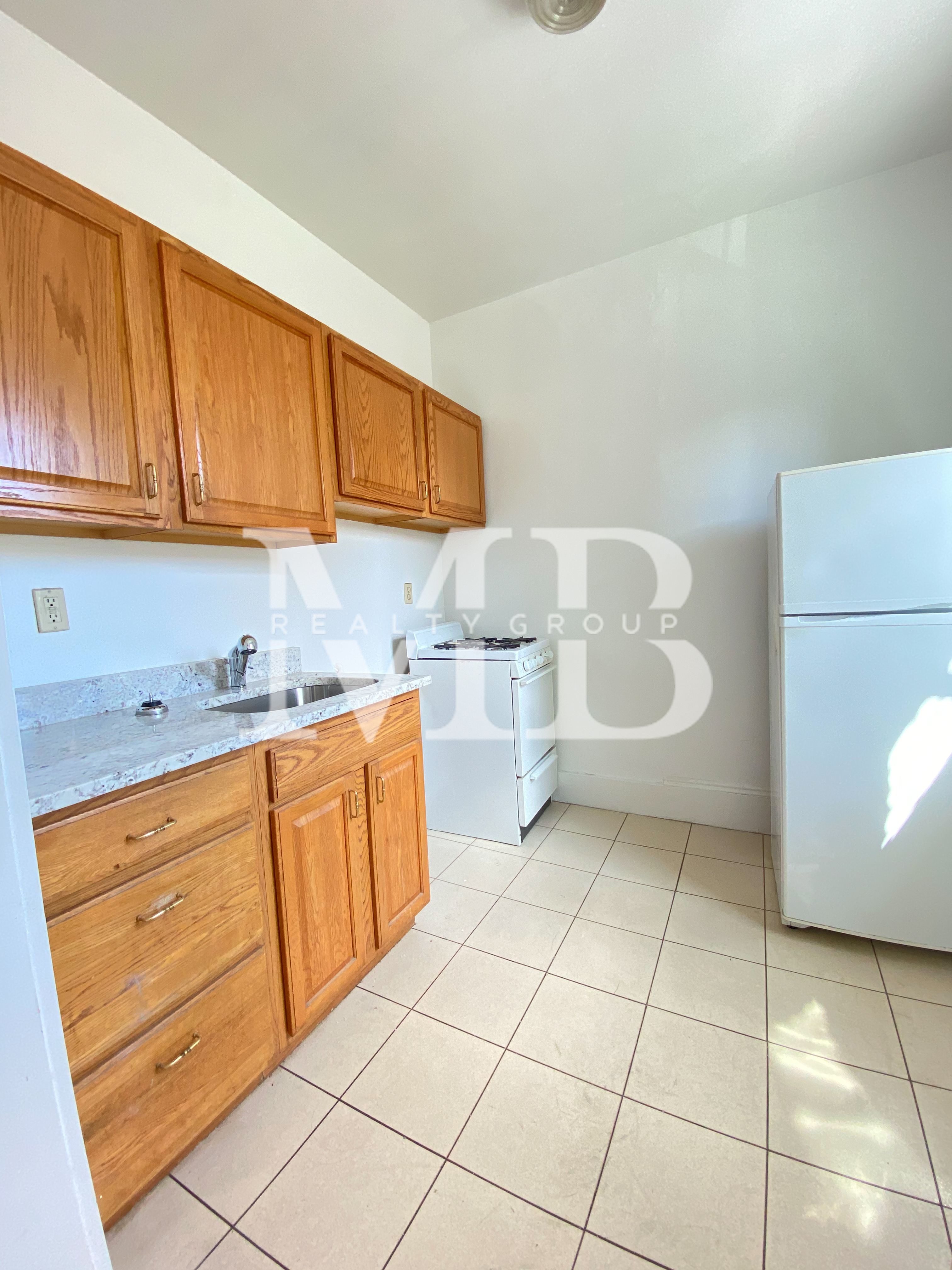 1 bed, 1 bath apartment for rent at 14 Palace Rd Unit 15, Longwood — photo 3 of 11