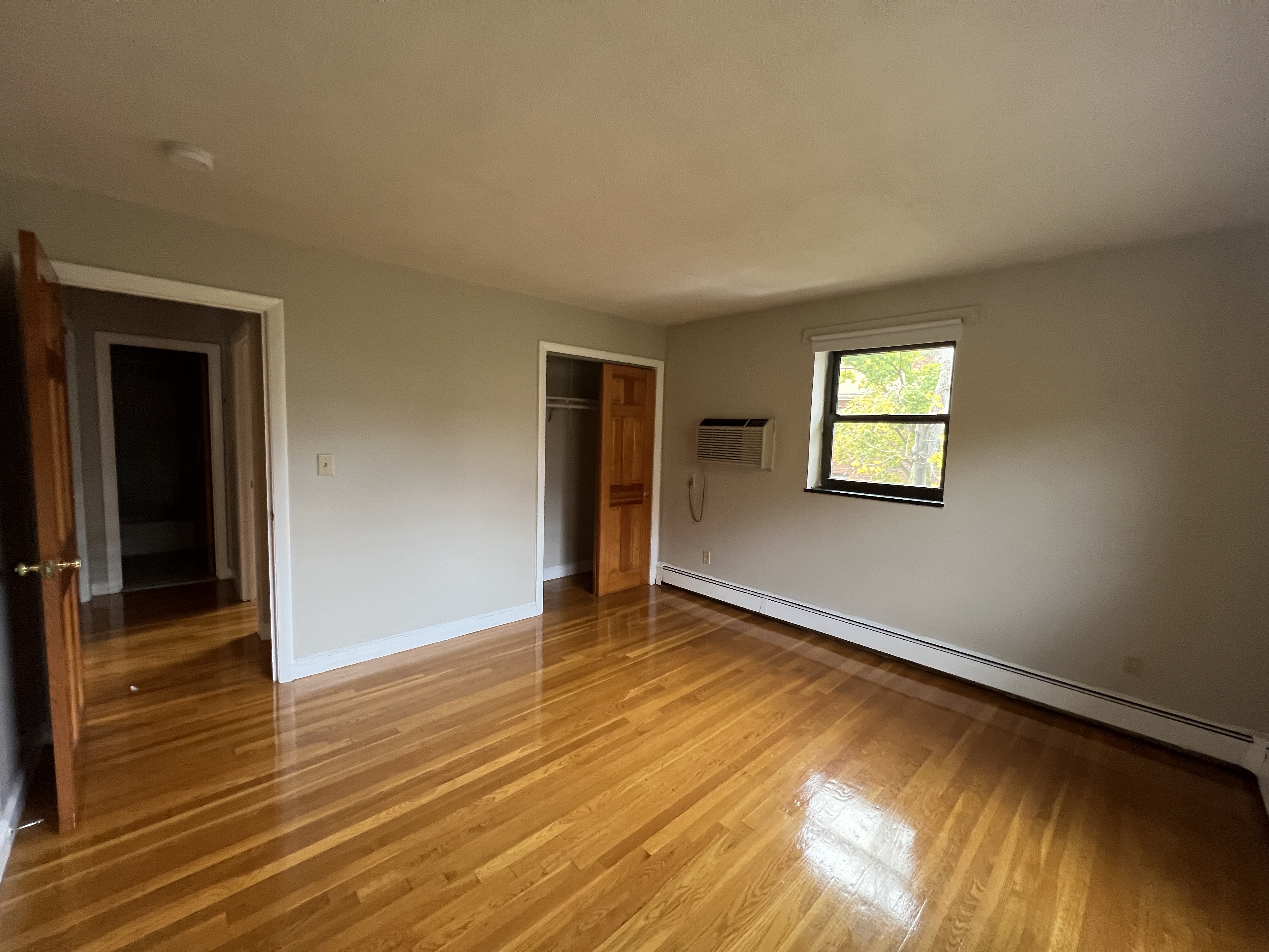 266 Grove St, Auburndale