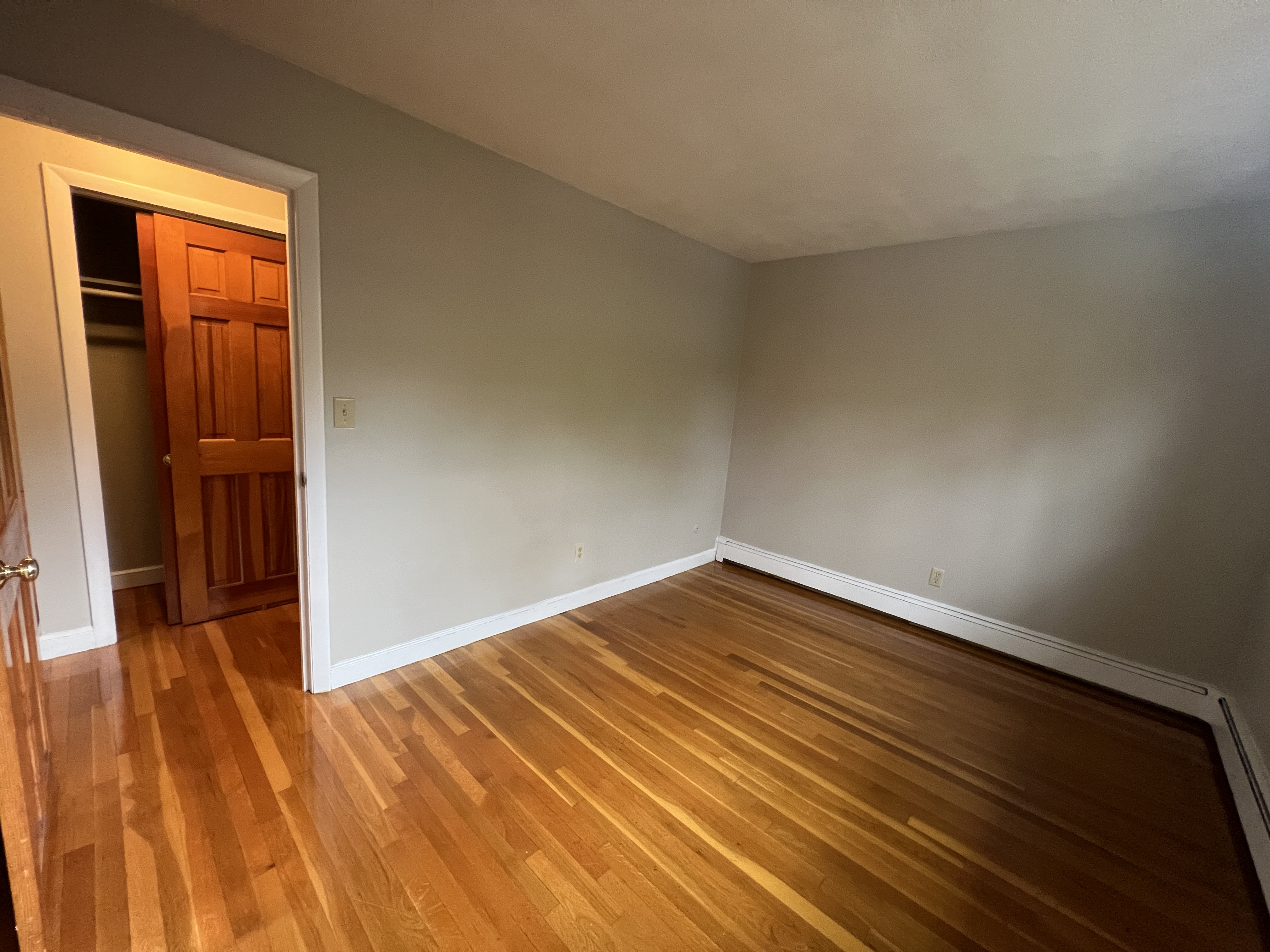 266 Grove St, Auburndale